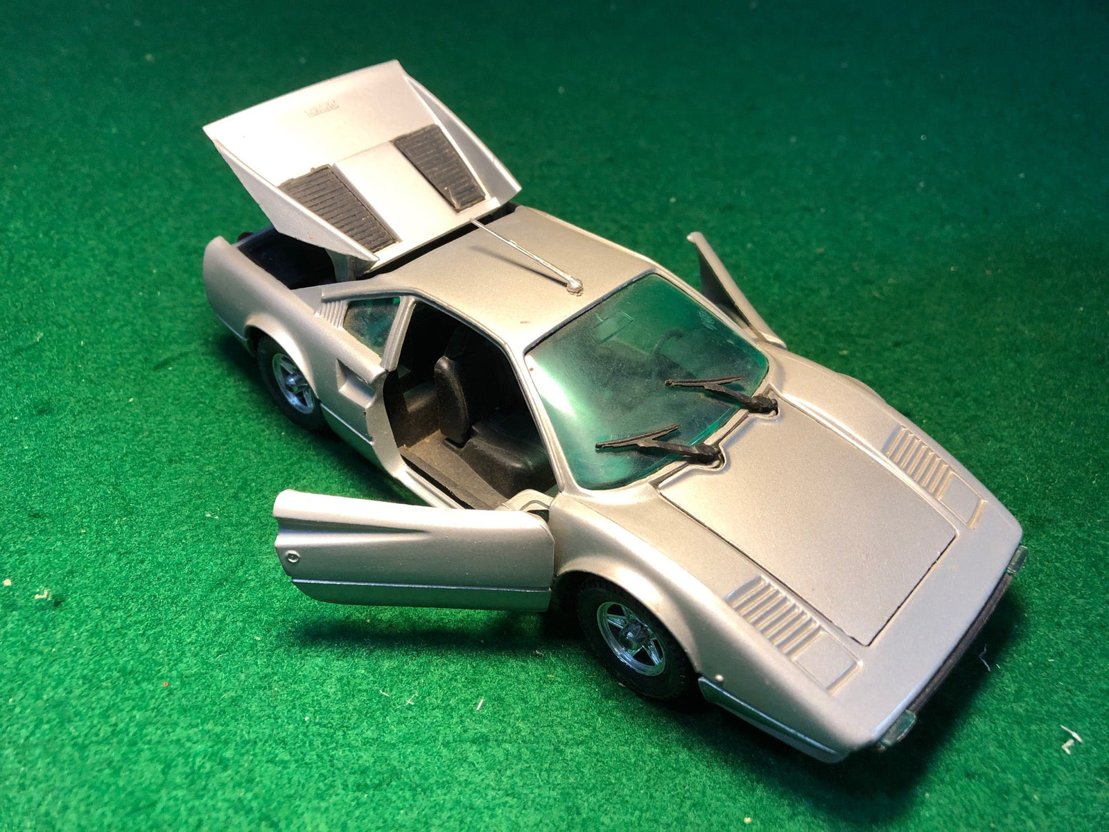 Ferrari 308 GTB Silver by Polistil 1:25 (S661)(No box)