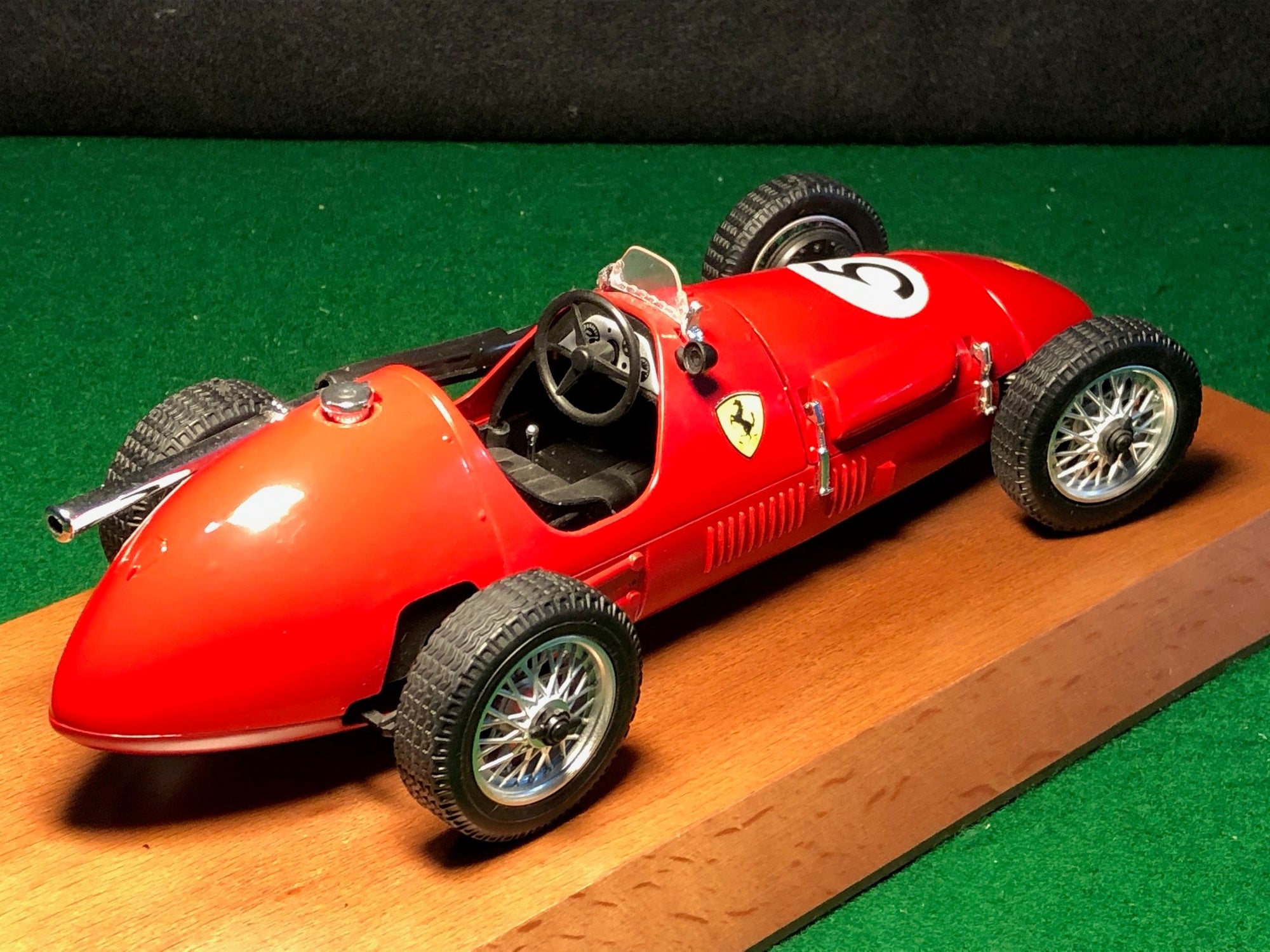 Ferrari 500 F2 World Champion N 5 Wood Base by Polistil 1:16 (TG19)