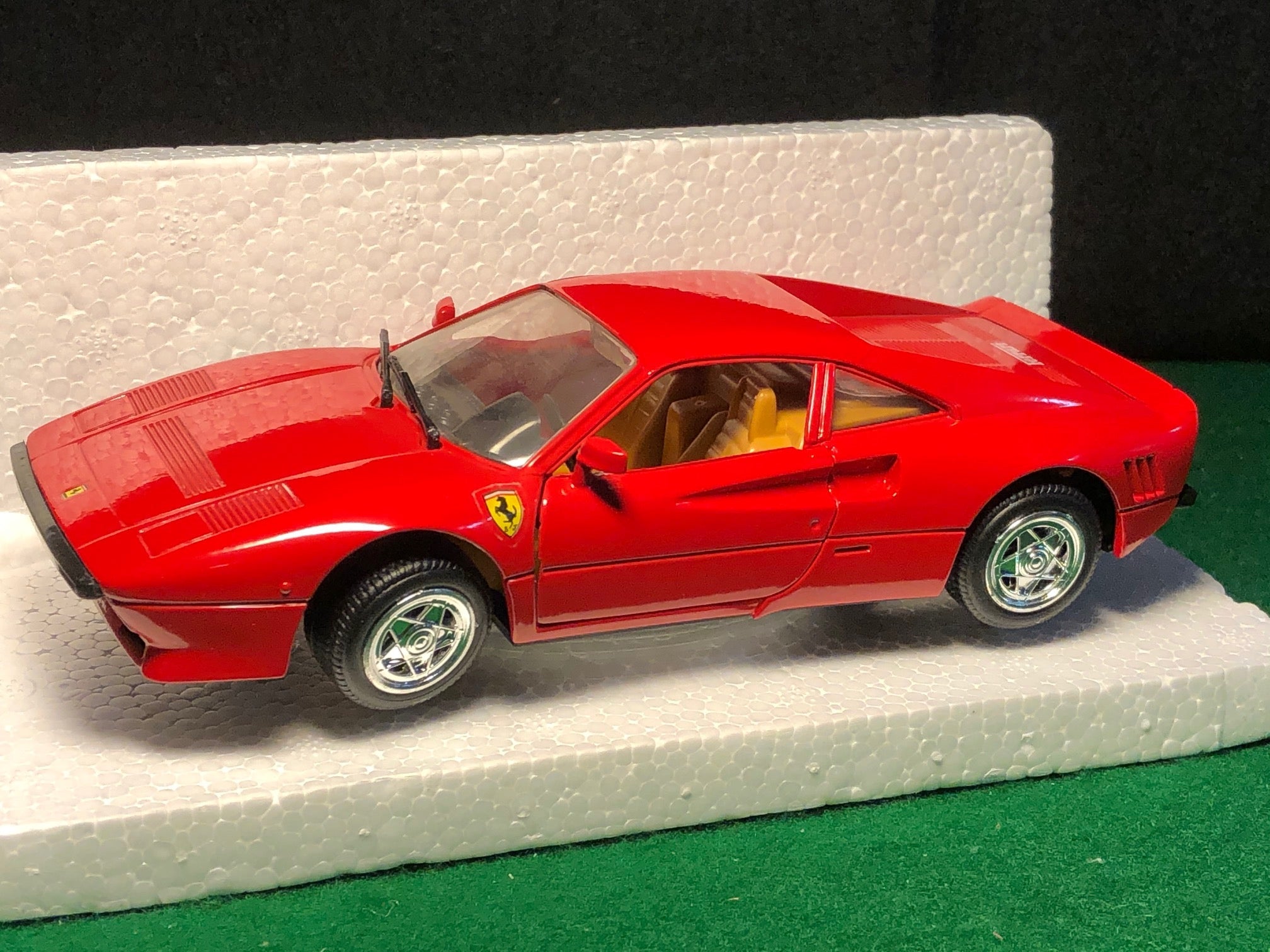 Ferrari 288 GTO Red by Revell 1:24