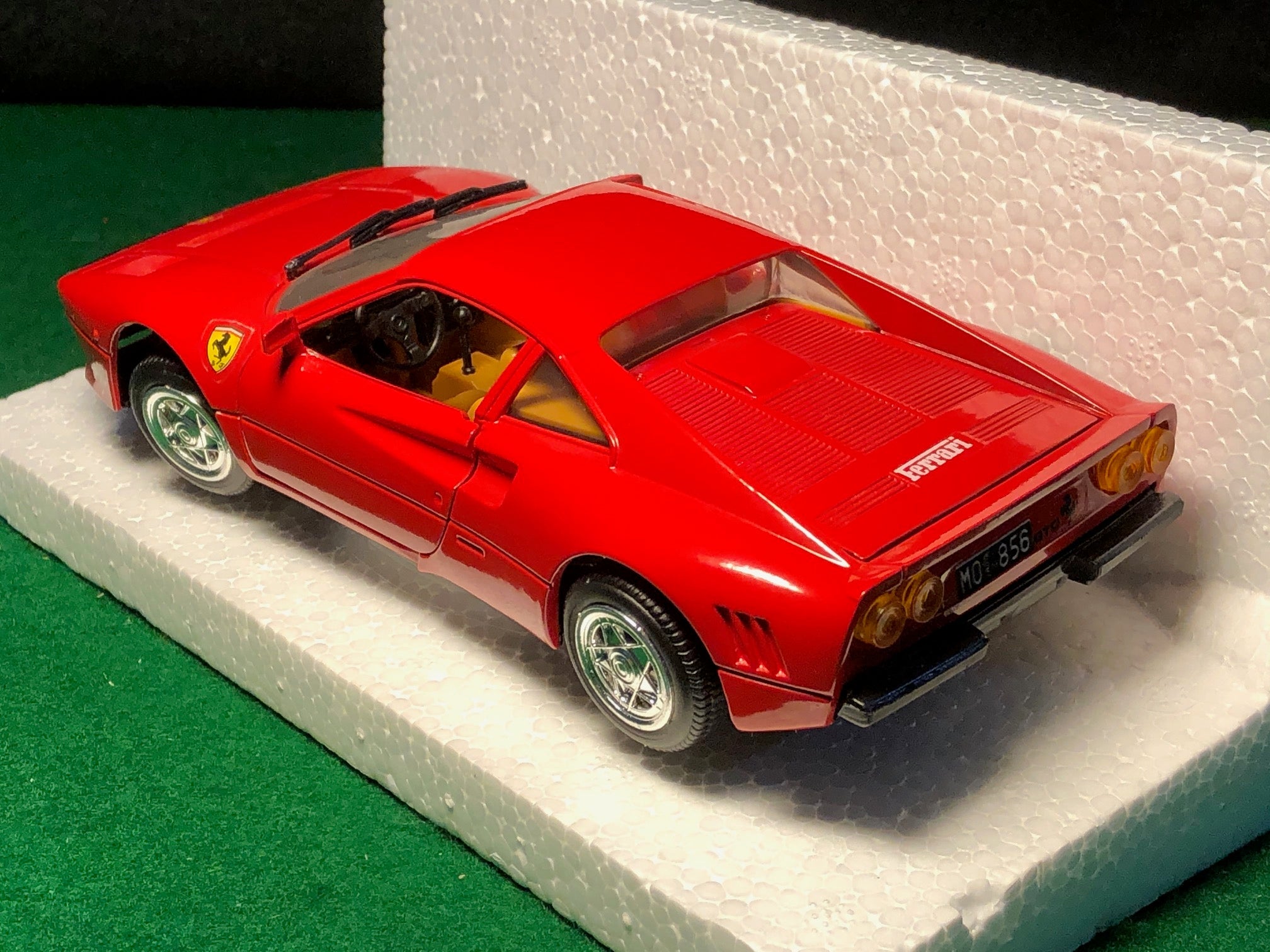 Ferrari 288 GTO Red by Revell 1:24