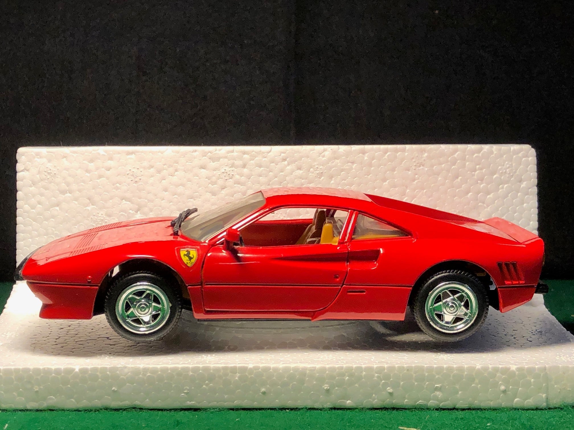 Ferrari 288 GTO Red by Revell 1:24
