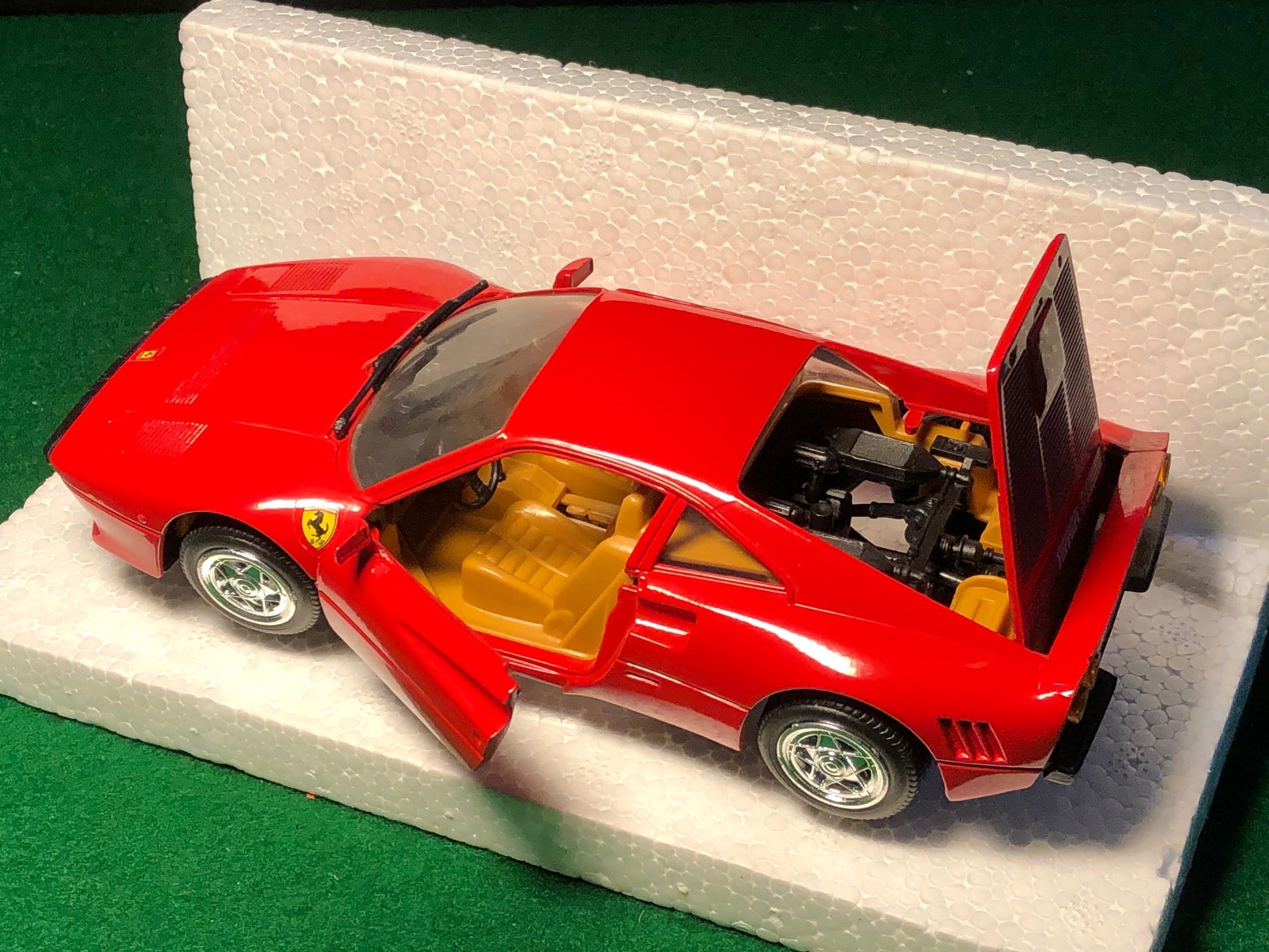 Ferrari 288 GTO Red by Revell 1:24