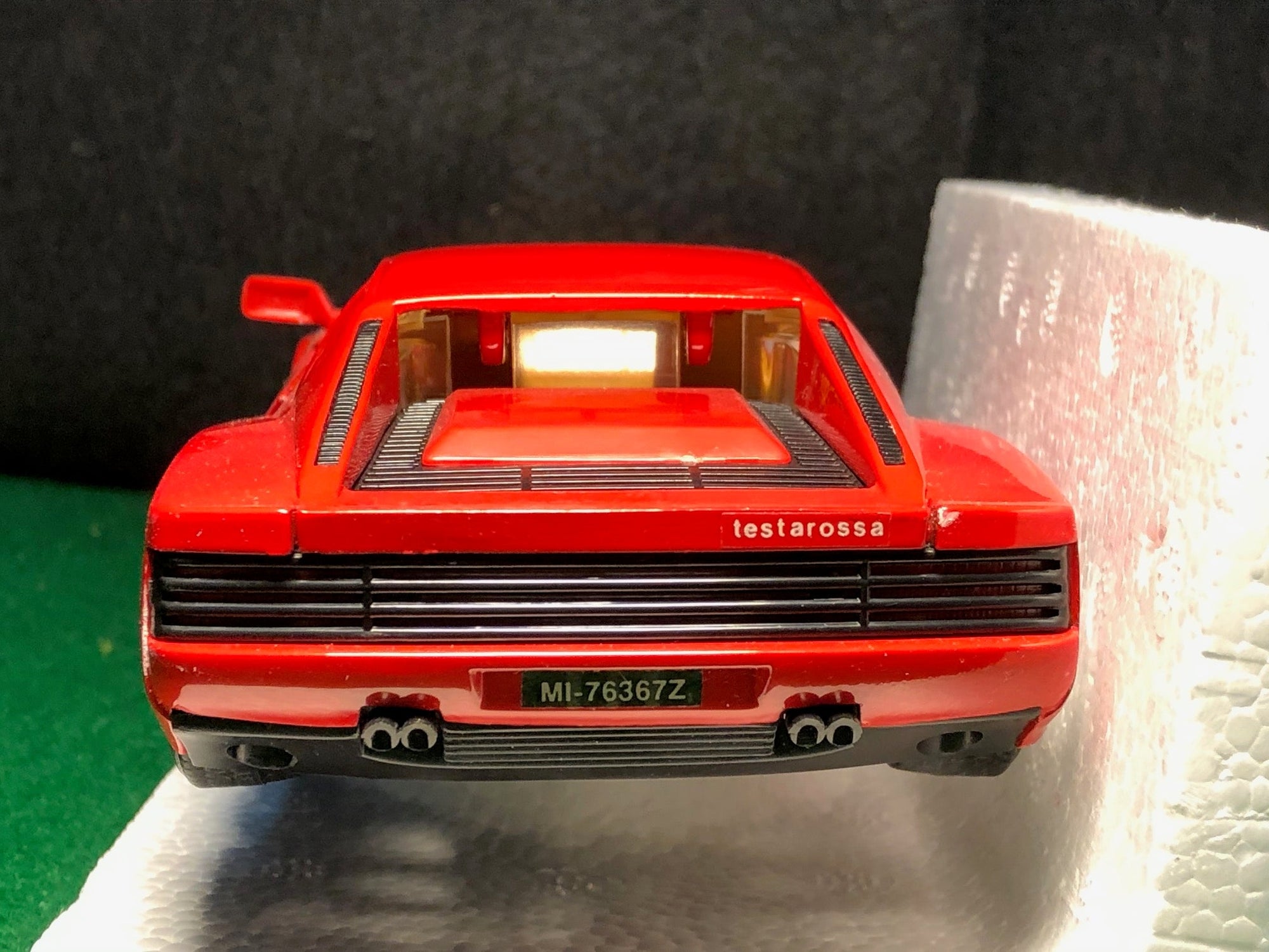 Ferrari Testarossa Red by Revell 1:24