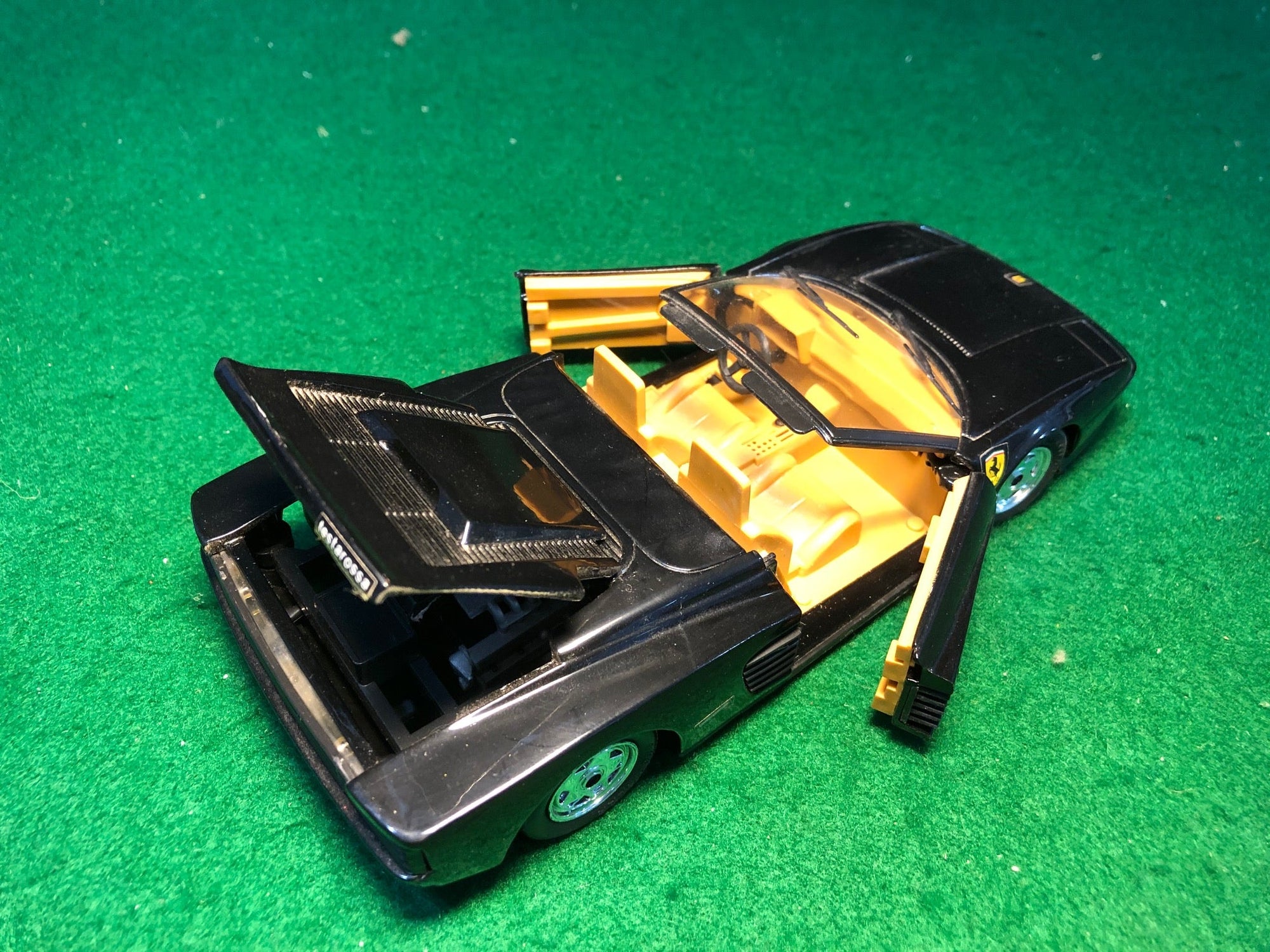 Ferrari Testarossa Spyder Black by Revell 1:24 (8655)(No box)