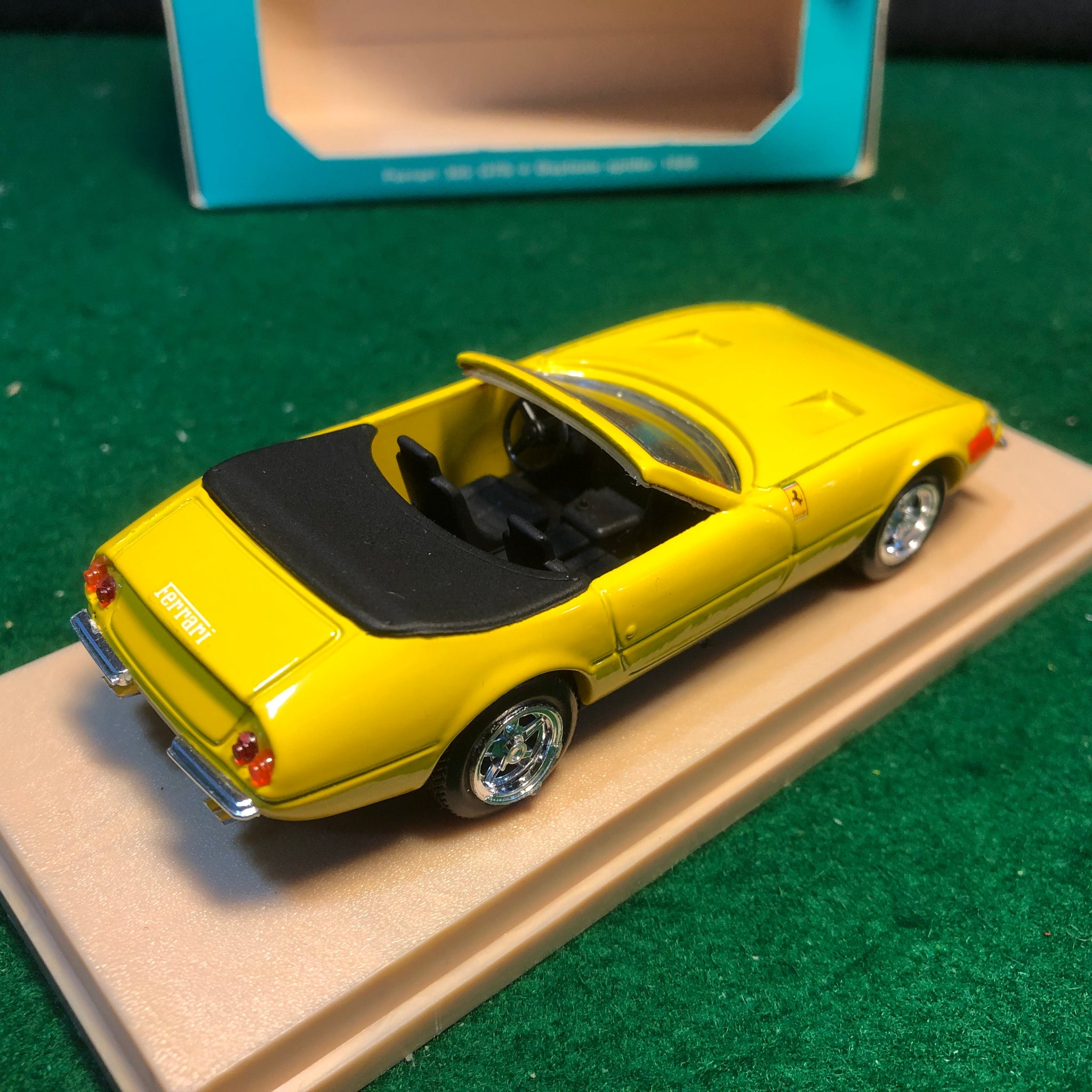Ferrari 365 GTS/4 Daytona Yellow by Rio 1:43 (R2)