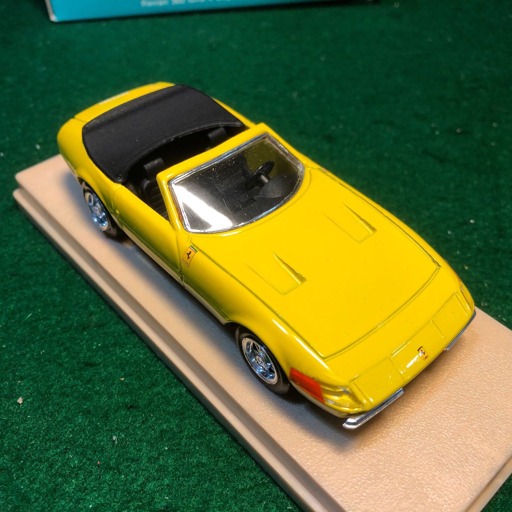 Ferrari 365 GTS/4 Daytona Yellow by Rio 1:43 (R2)