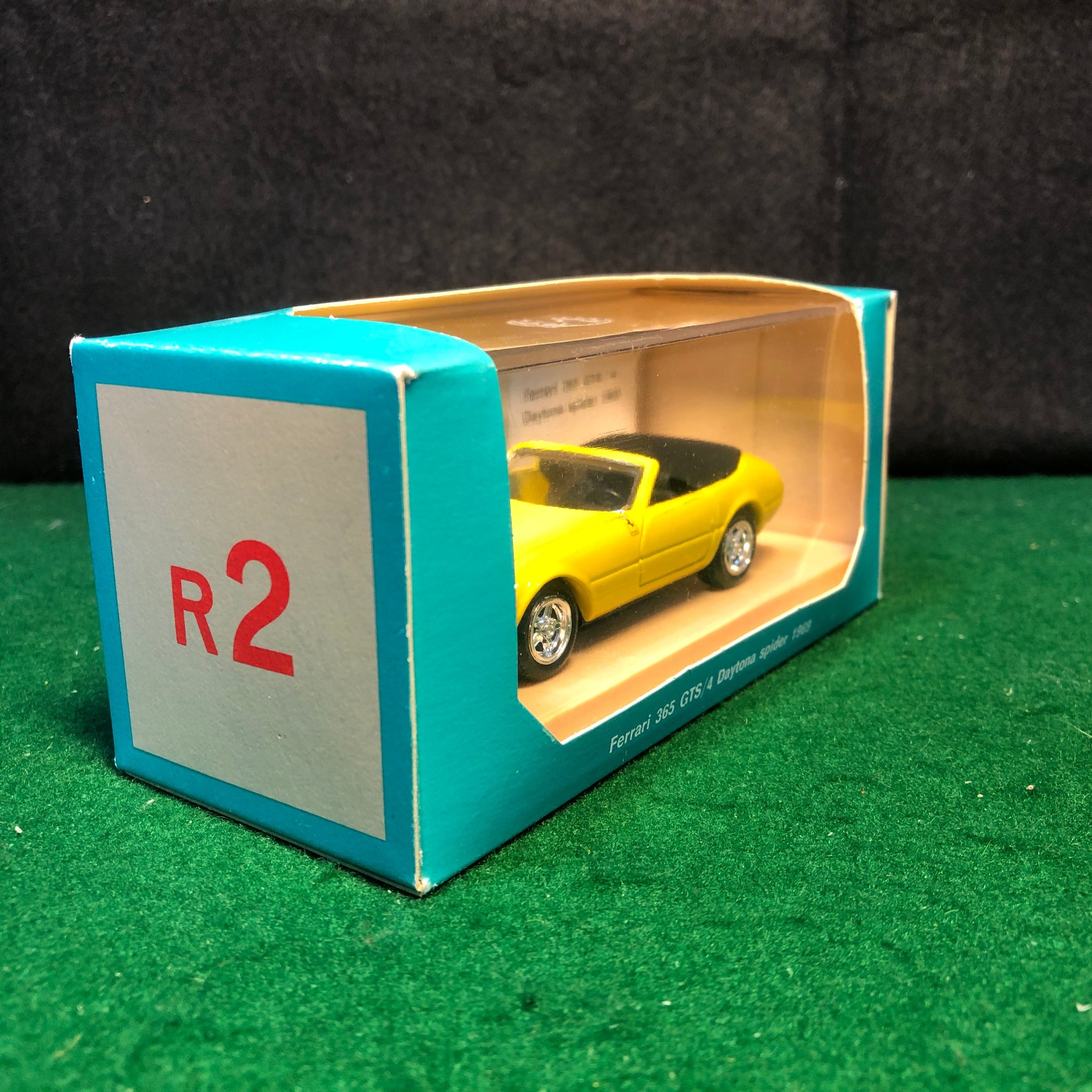 Ferrari 365 GTS/4 Daytona Yellow by Rio 1:43 (R2)