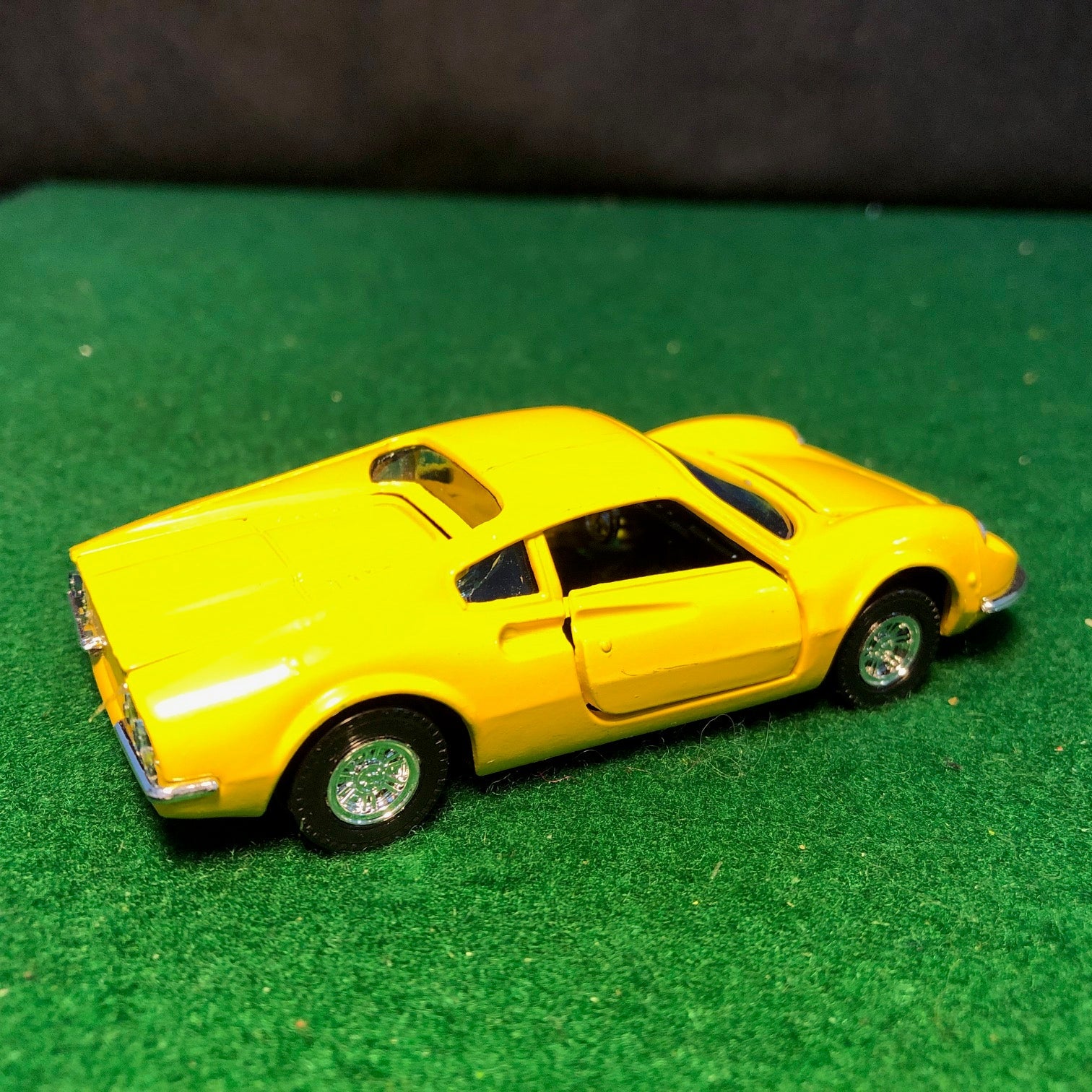 Ferrari 246 Dino GT Yellow by Sakura 1:43 (8)(No box)