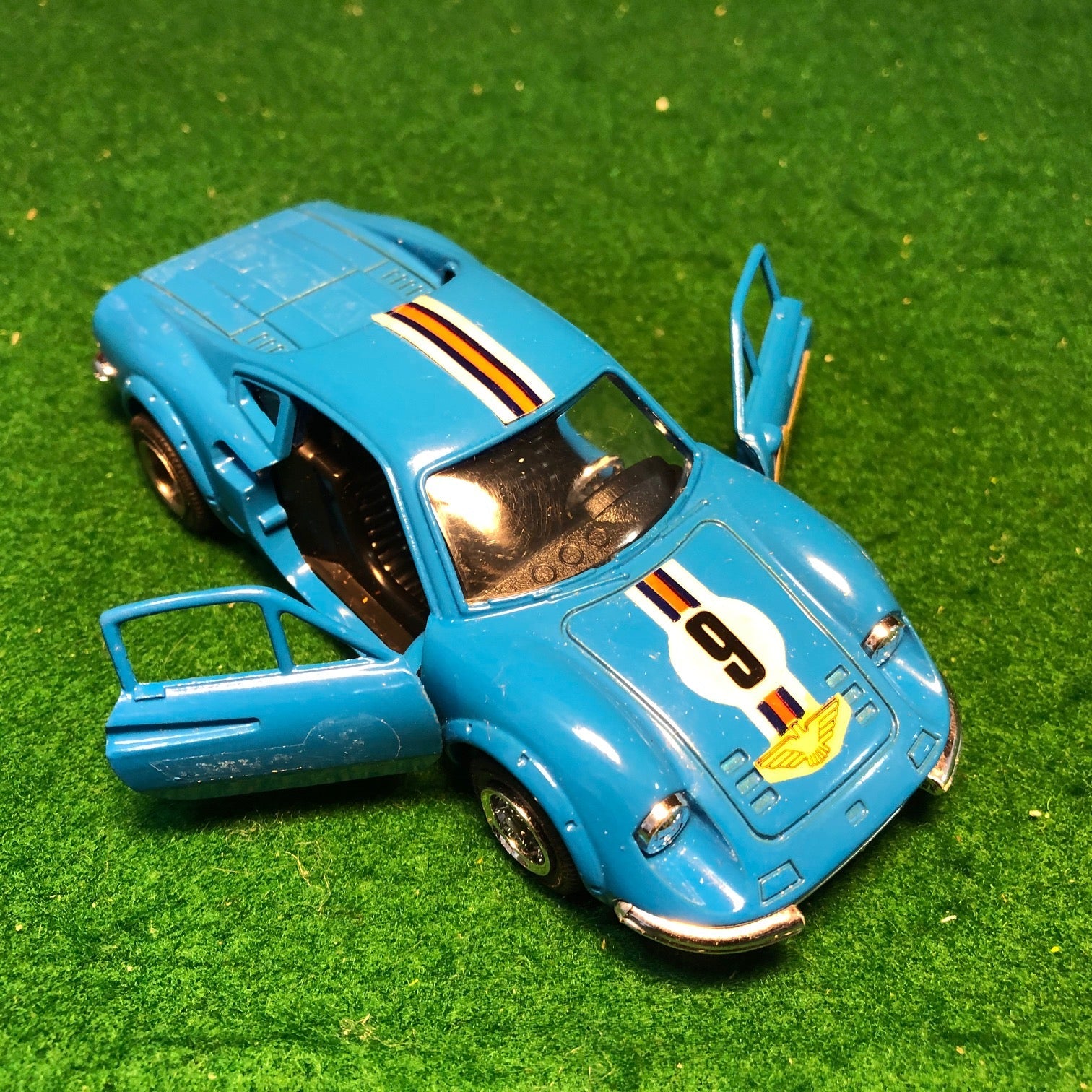 Ferrari 246 Dino N 9 Blue w/Friction Motor by Shinsei 1:37 (4405)