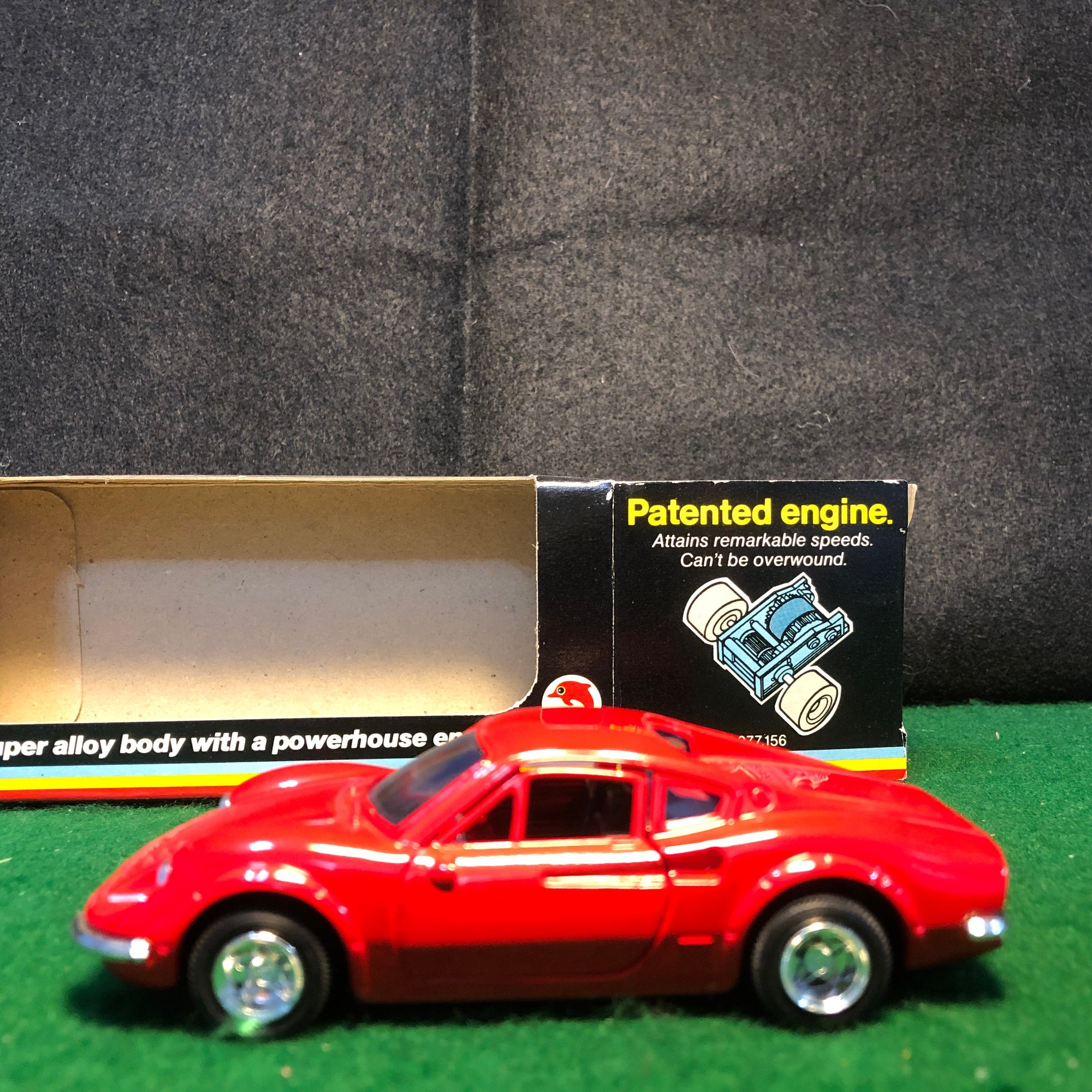 Ferrari 246 Dino Red w/Friction Motor by Shinsei 1:37 (4405)
