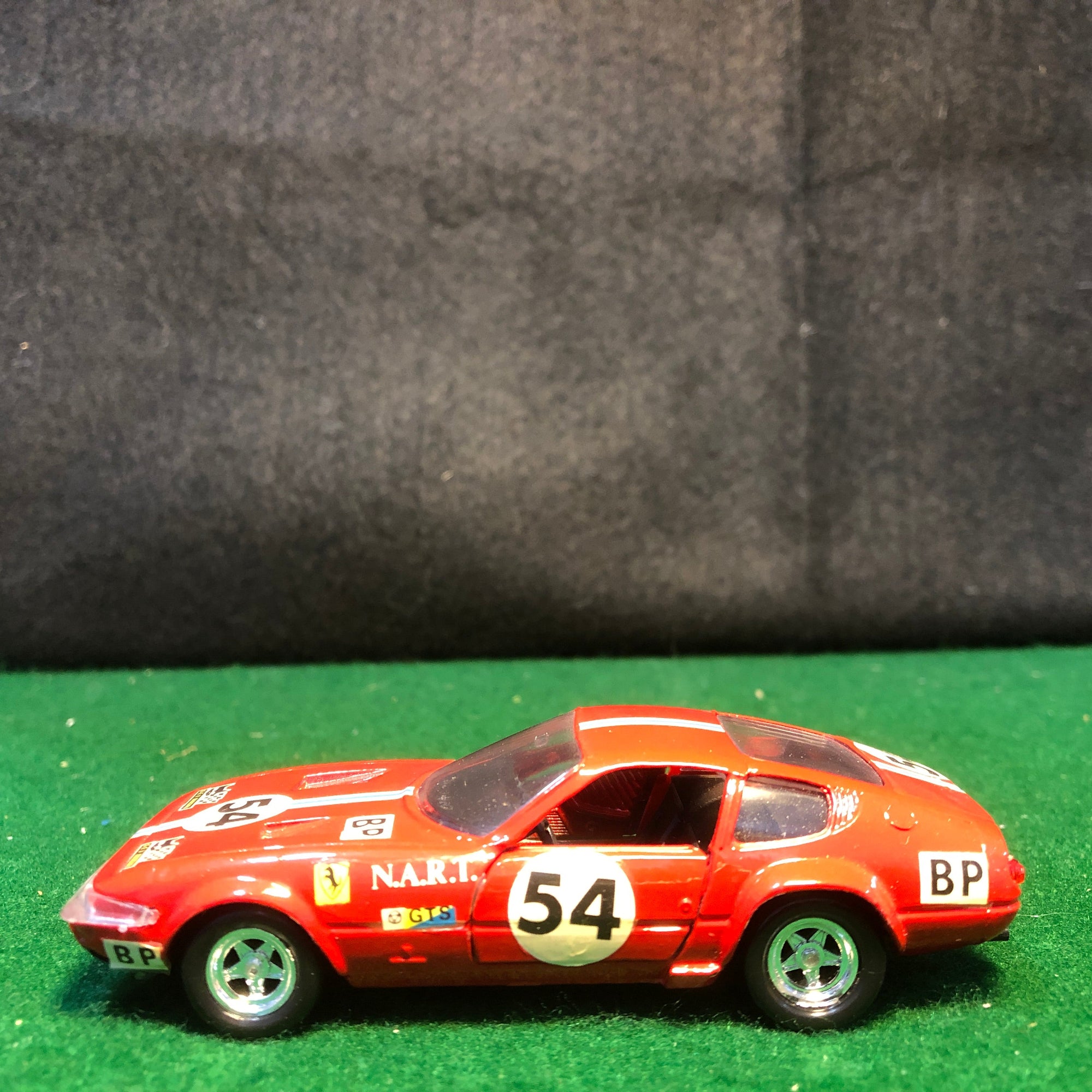 Ferrari 365 GTB/4 Competizione Daytona N 54 NART by Solido 1:43 (16)