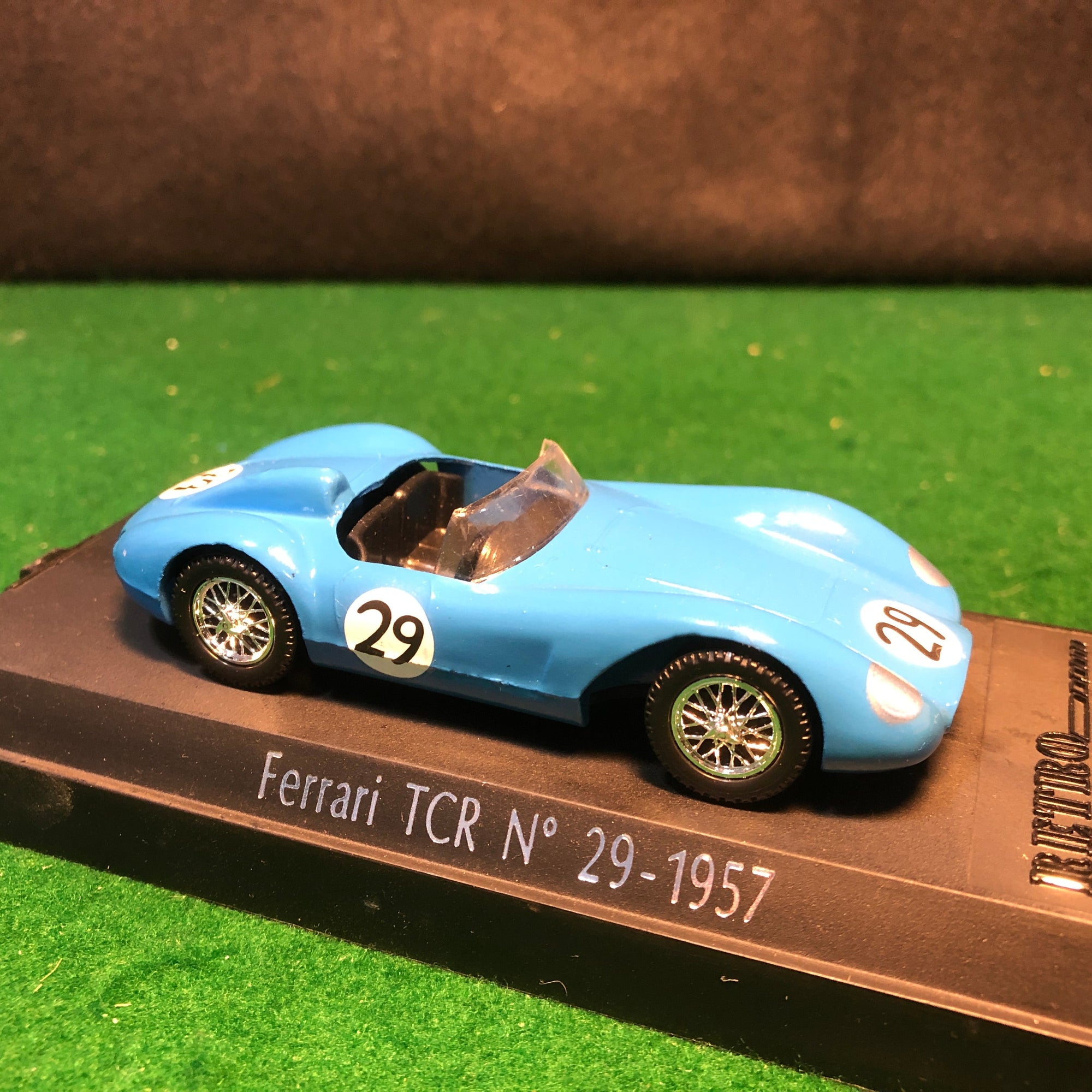 Ferrari 500 TRC 1957 N 29 by Solido 1:43 (2414)