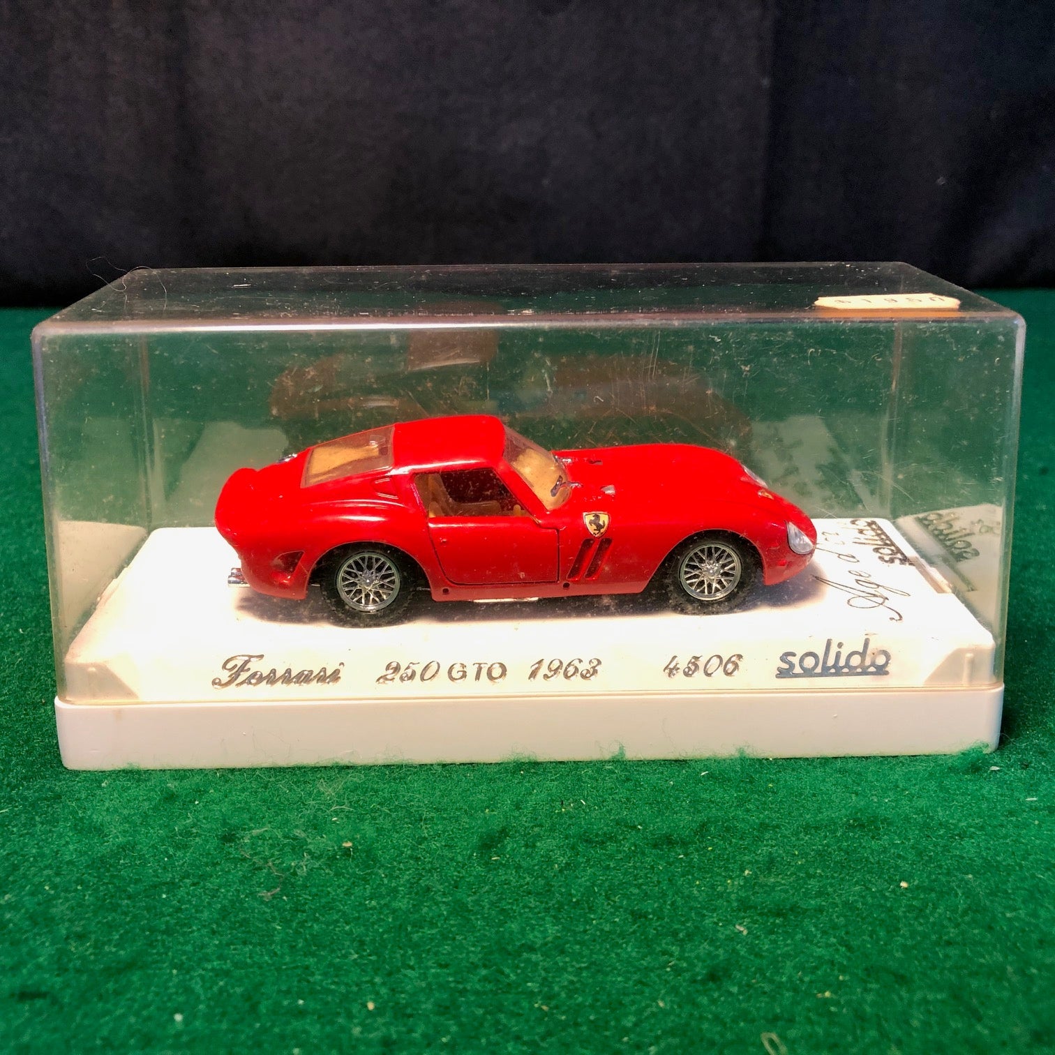 Ferrari 250 GTO 1964 Red by Solido 1:43 (4506)(White base)
