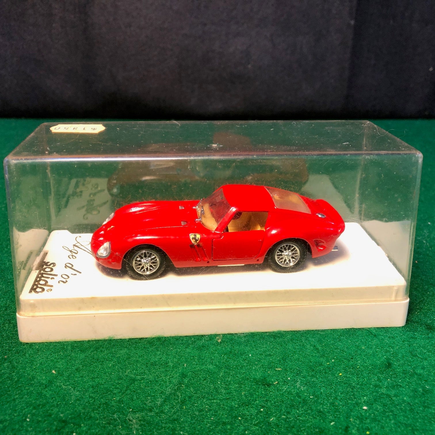 Ferrari 250 GTO 1964 Red by Solido 1:43 (4506)(White base)