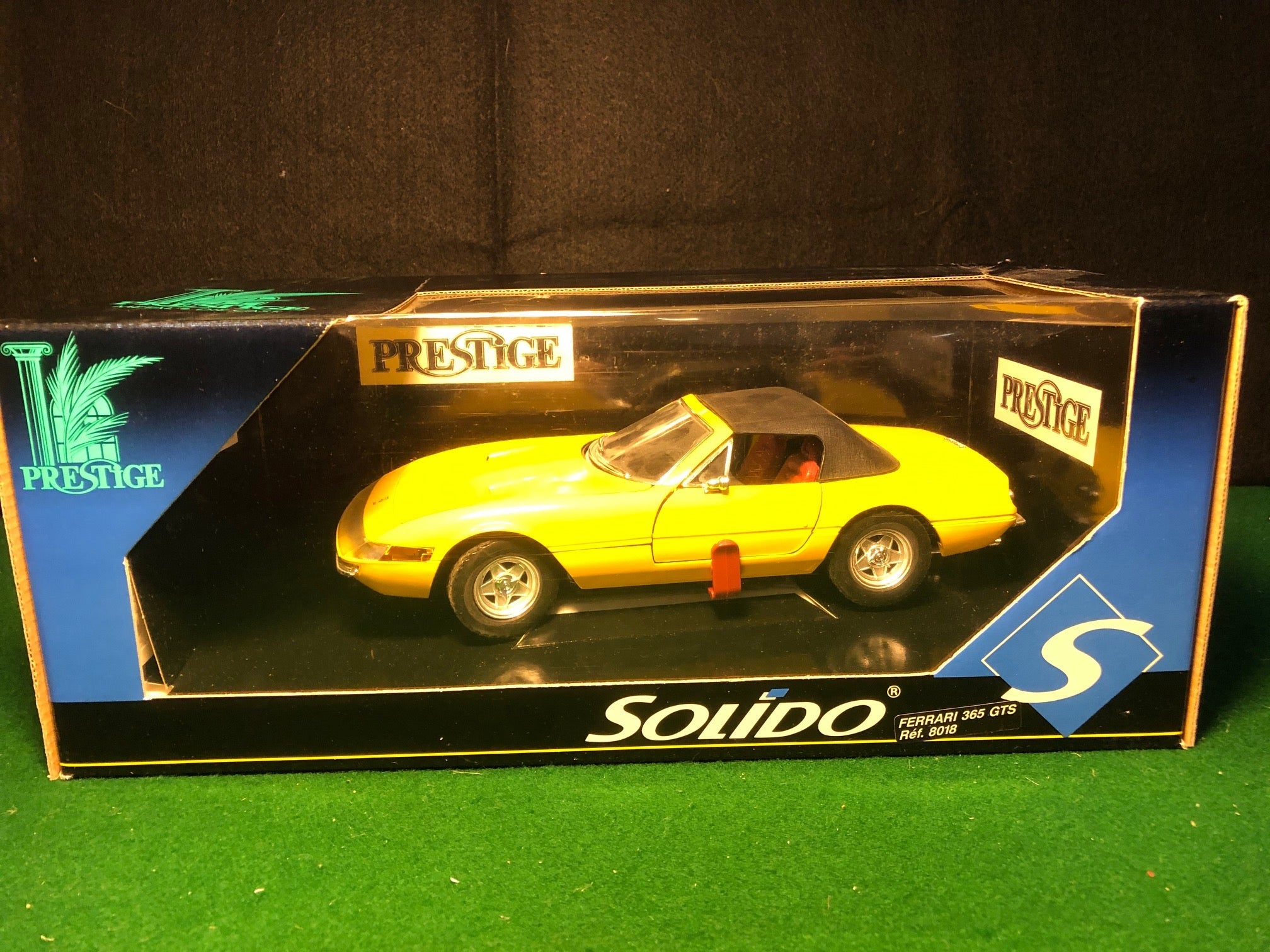Ferrari 365 GTS Yellow Closed Top by Solido 1:18 (8018)