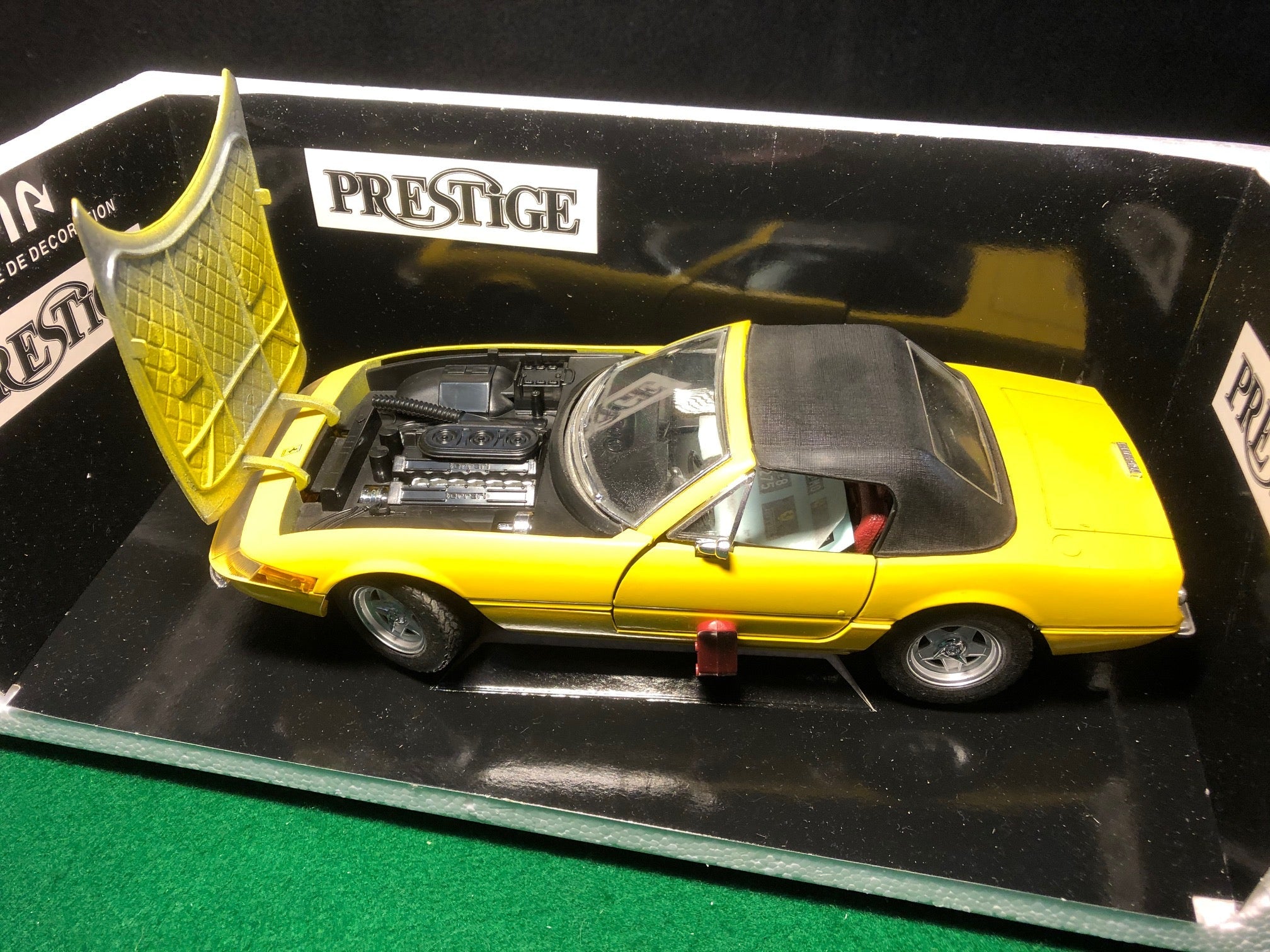 Ferrari 365 GTS Yellow Closed Top by Solido 1:18 (8018)