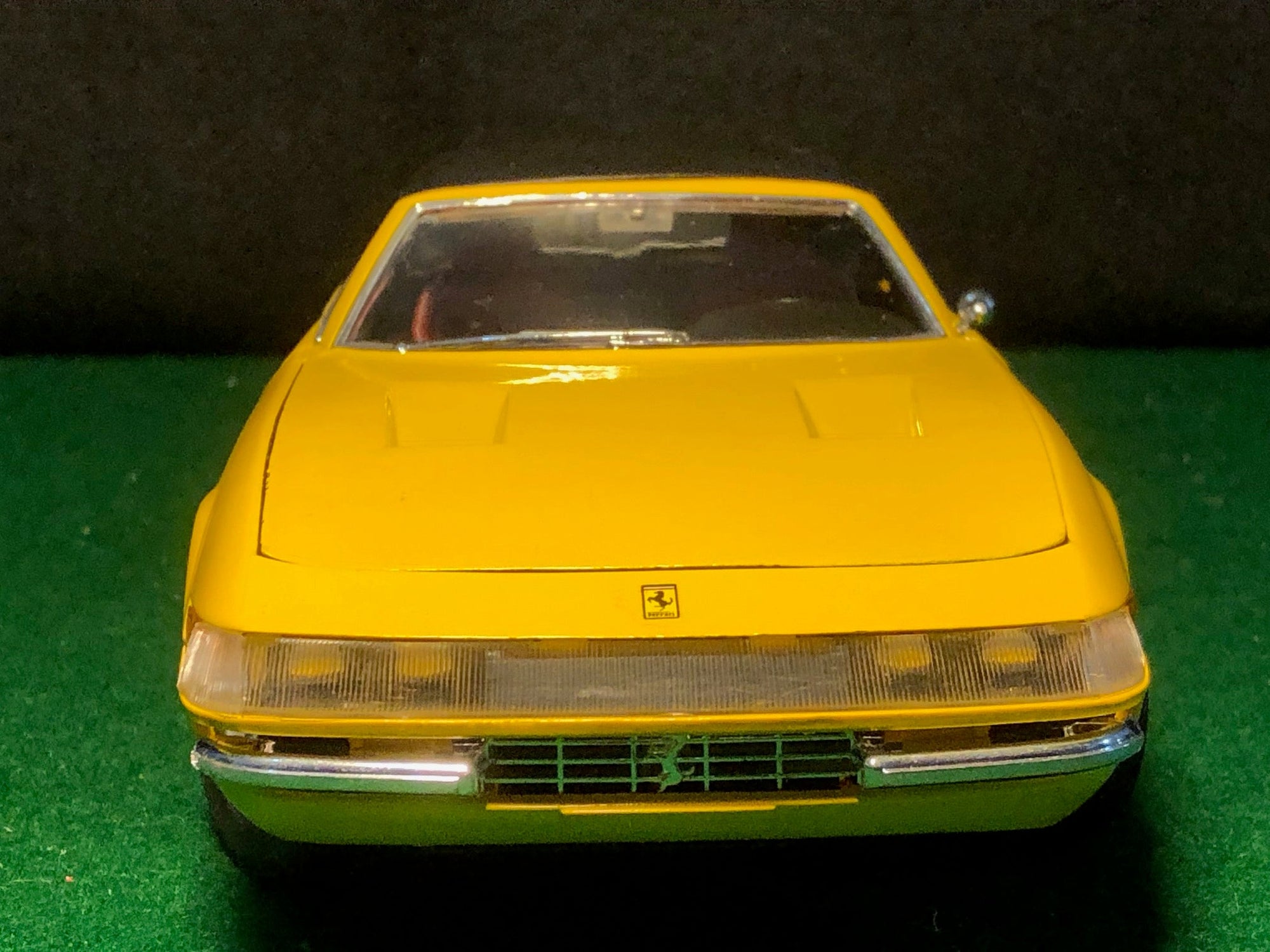 Ferrari 365 GTS Yellow Closed Top by Solido 1:18 (8018)