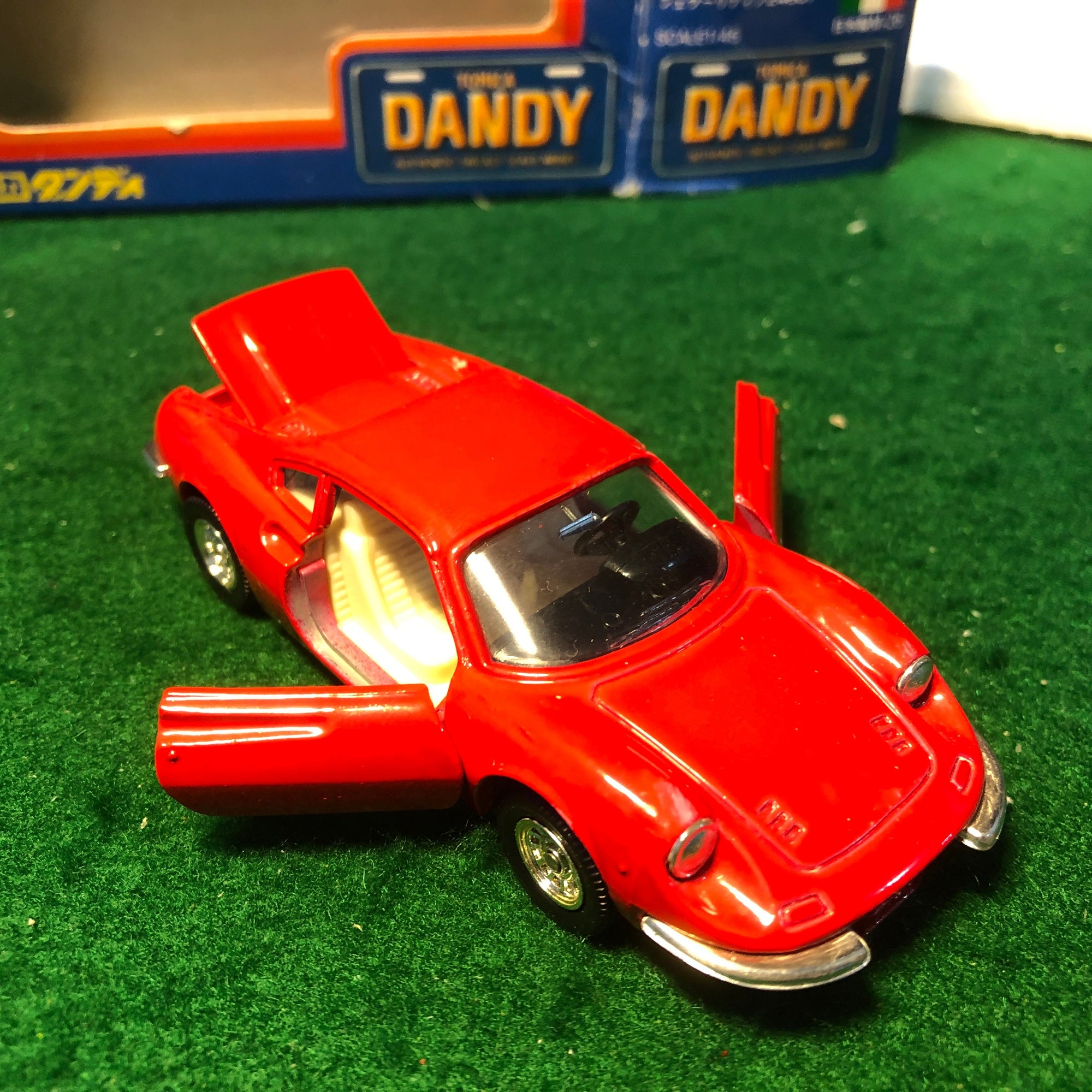 Ferrari 246 GT Dino Red by Tomica Dandy 1:43 (F05)