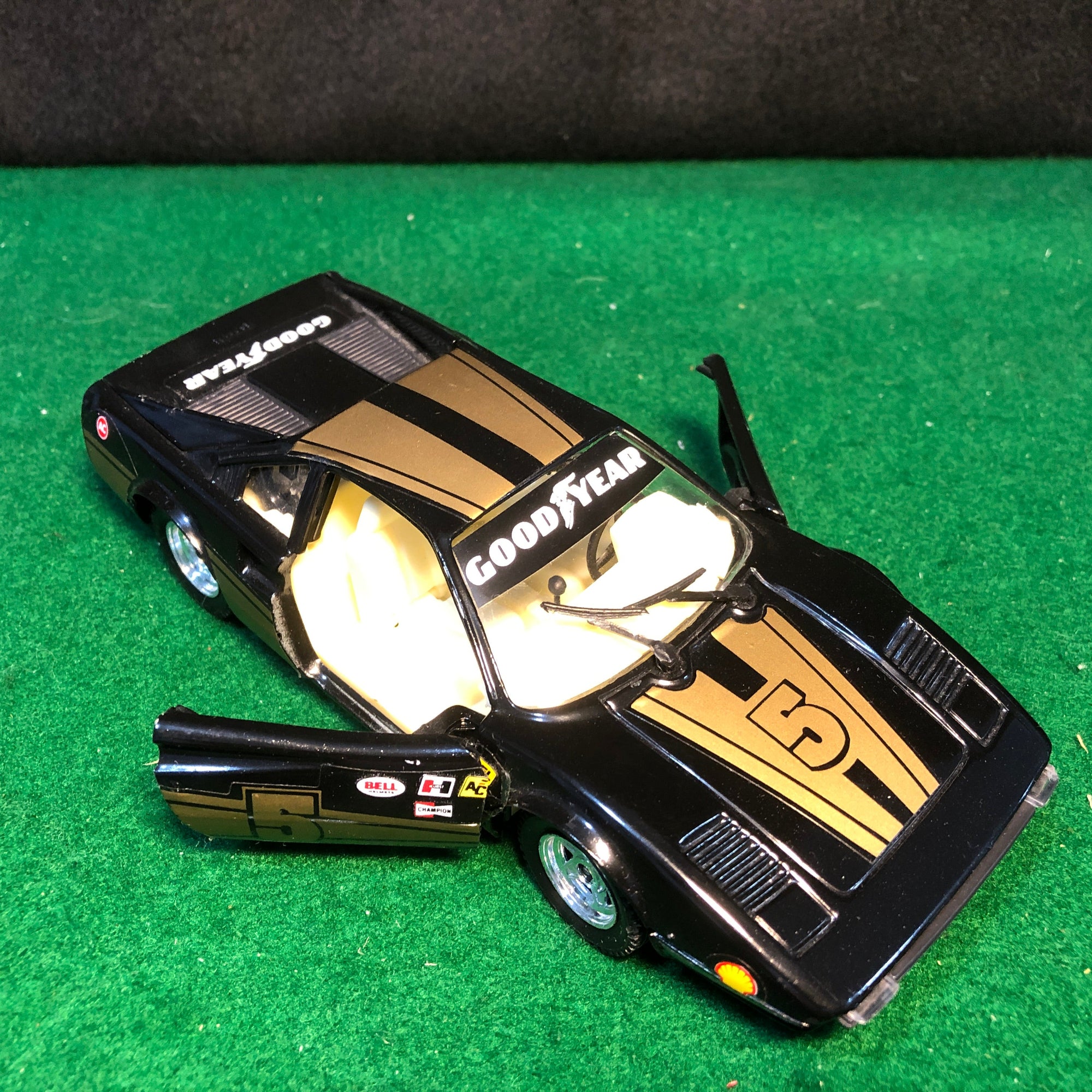 Ferrari 308 GTB Racing N 5 Black/Gold by Tonka 1:25 (S214)(No box)
