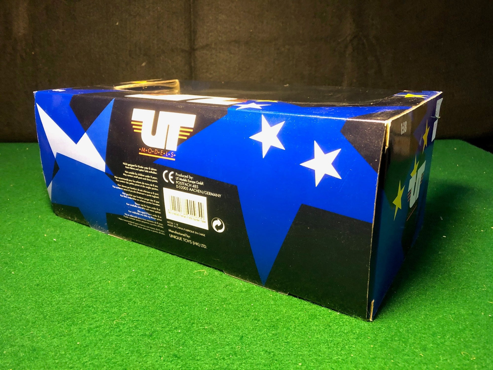 Ferrari 355 Spider Red by UT Models 1:18 (74030)