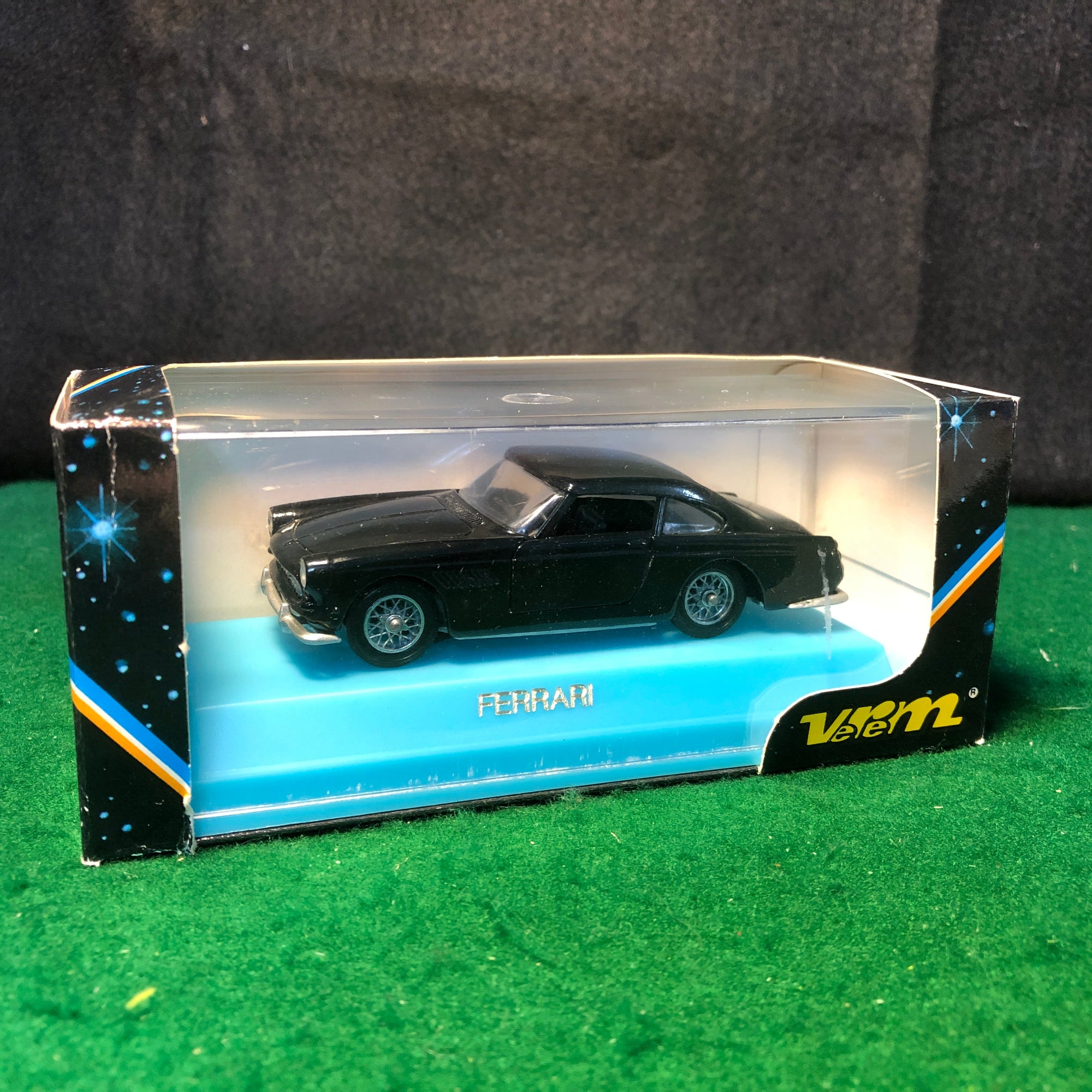 Ferrari 250 GTE 2+2 Black by Verem 1:43 (410)