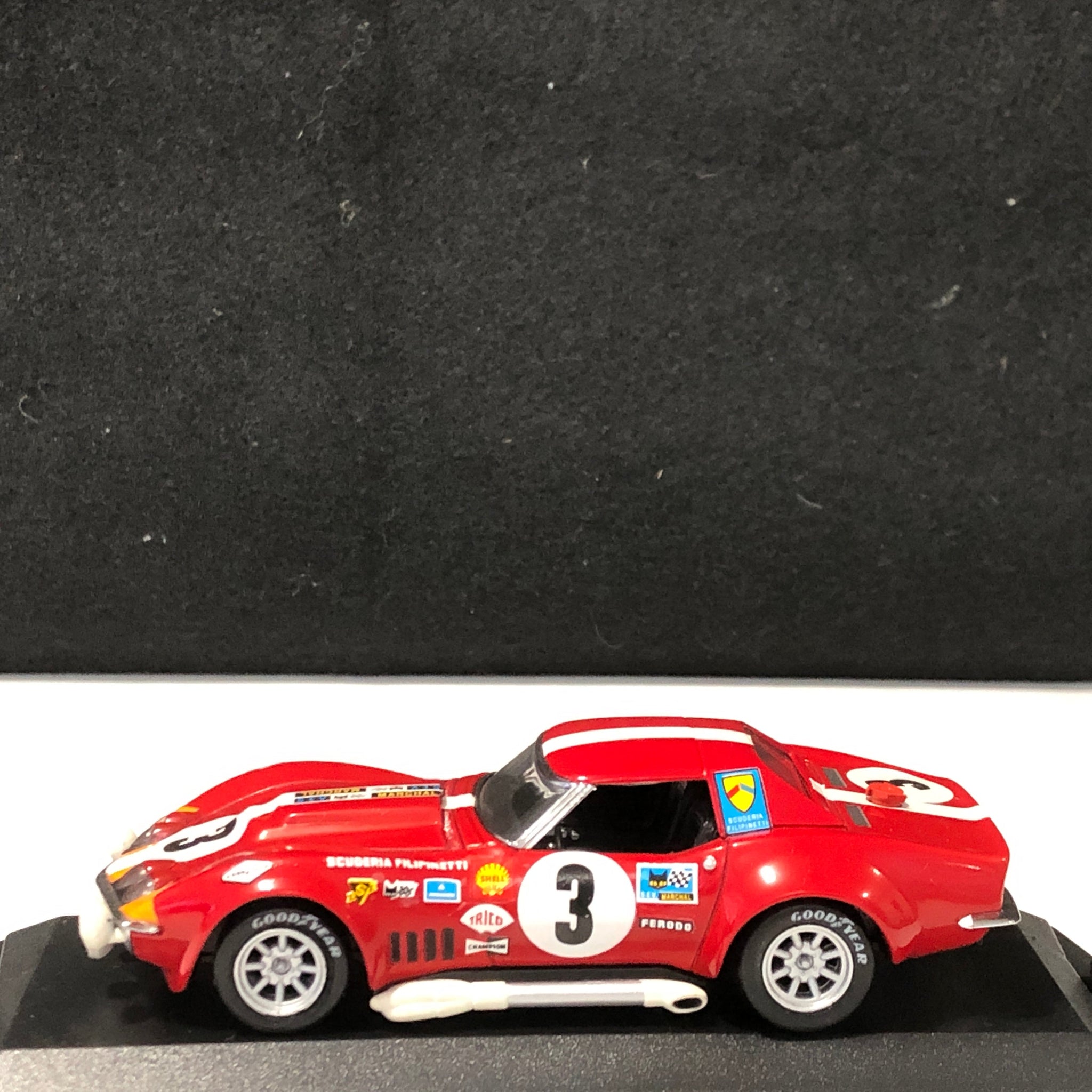 Chevrolet Corvette Le Mans 1968 N 3 by Vitesse 1:43 (044A)