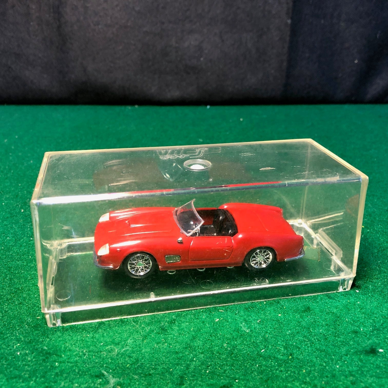 Ferrari 250 California Spyder Open Cabriolet by Vitesse 1:43 (140)(DC)