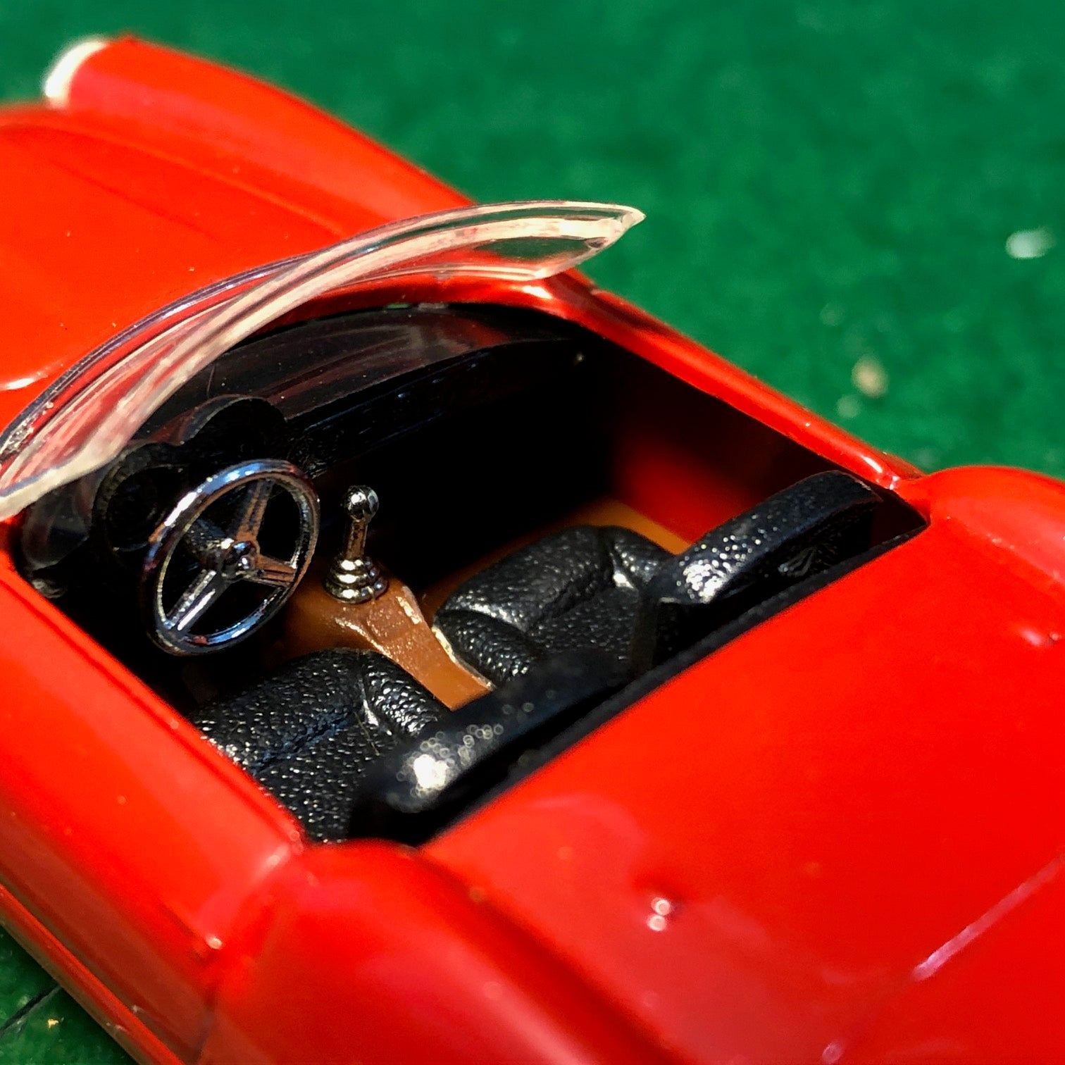 Ferrari 250 California Spyder Open Cabriolet by Vitesse 1:43 (140)(DC)