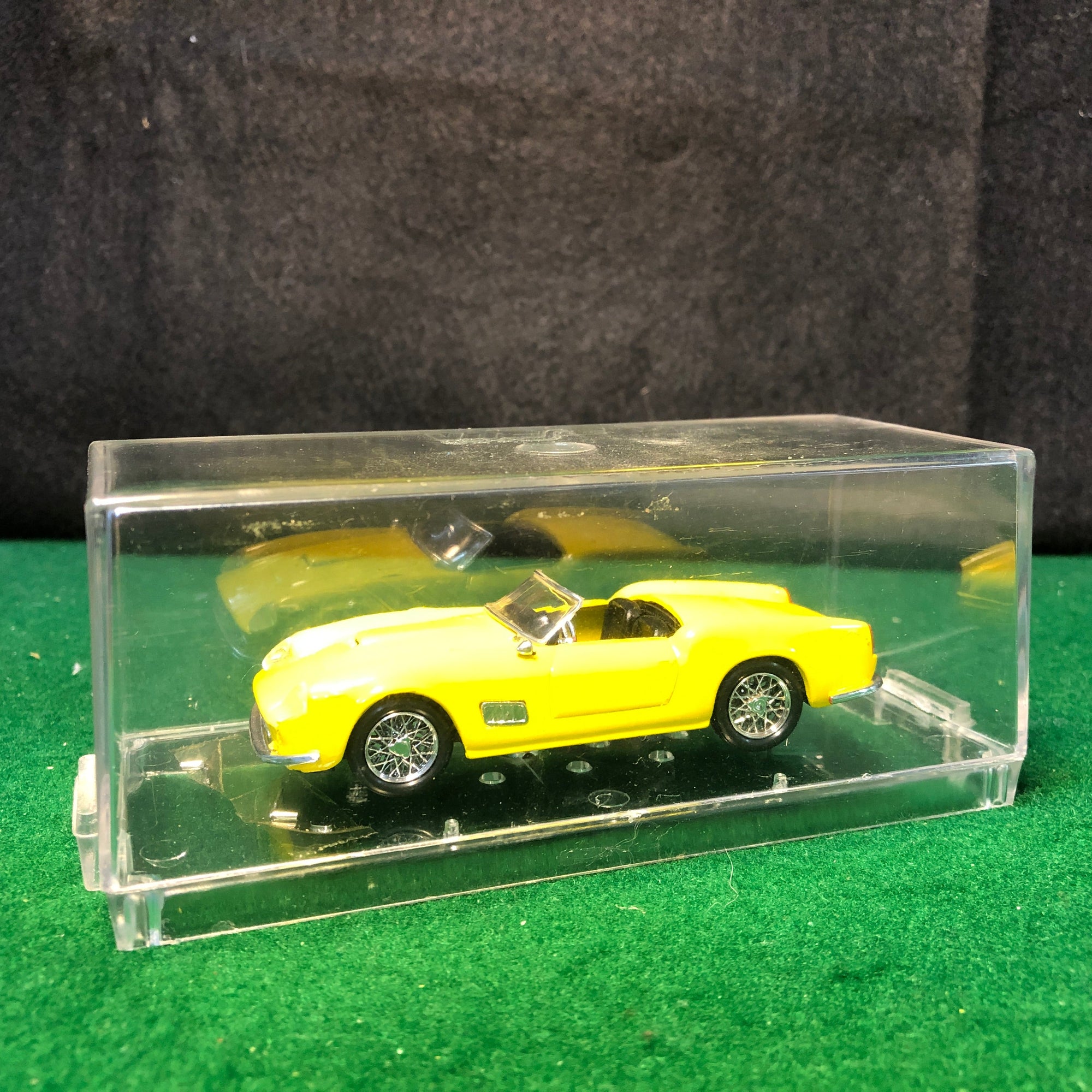 Ferrari 250 California Spyder Open Cabriolet Yellow by Vitesse 1:43 (140)(DC)