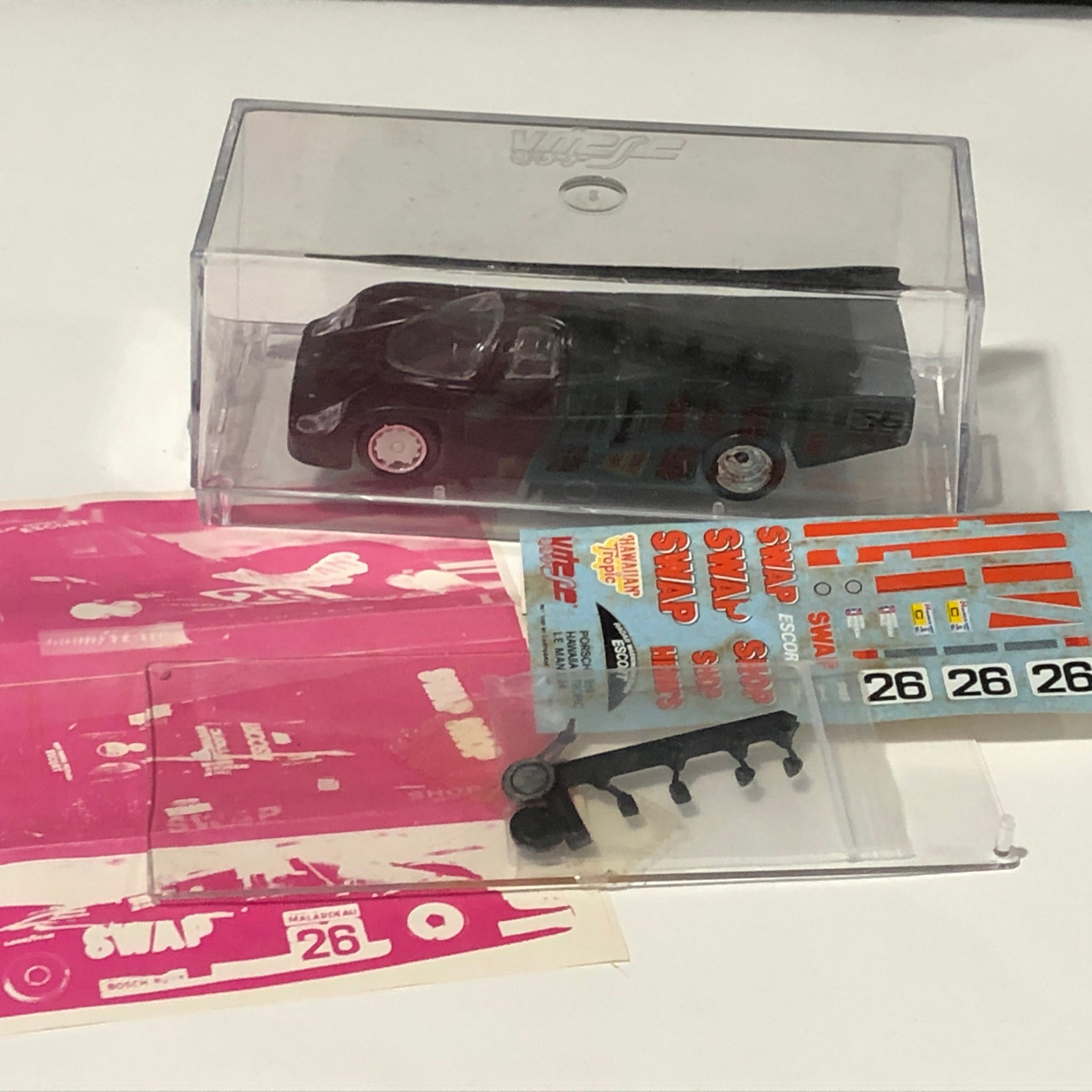 Porsche 956 Le Mans 1984 Hawayan Tropic N 26 by Vitesse 1:43 (318)