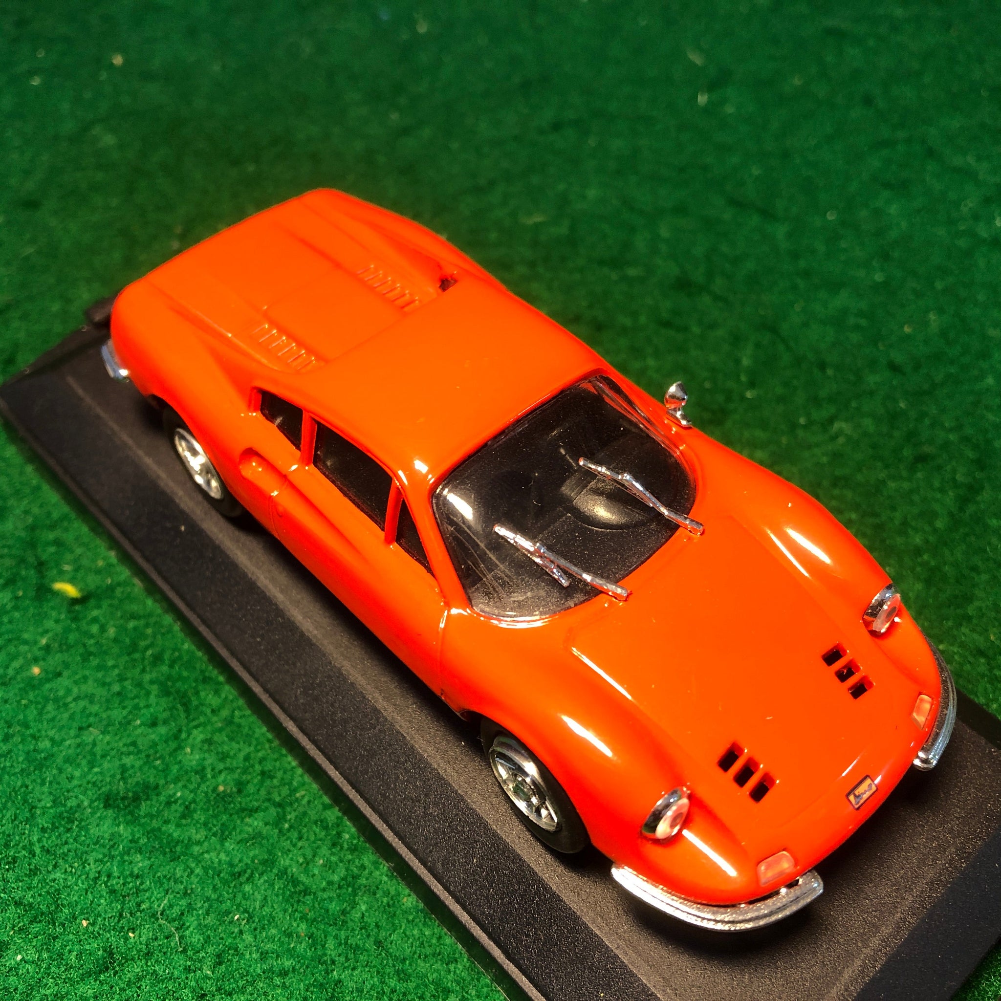 Ferrari 246 GT Dino Orange by Vitesse 1:43 (540)