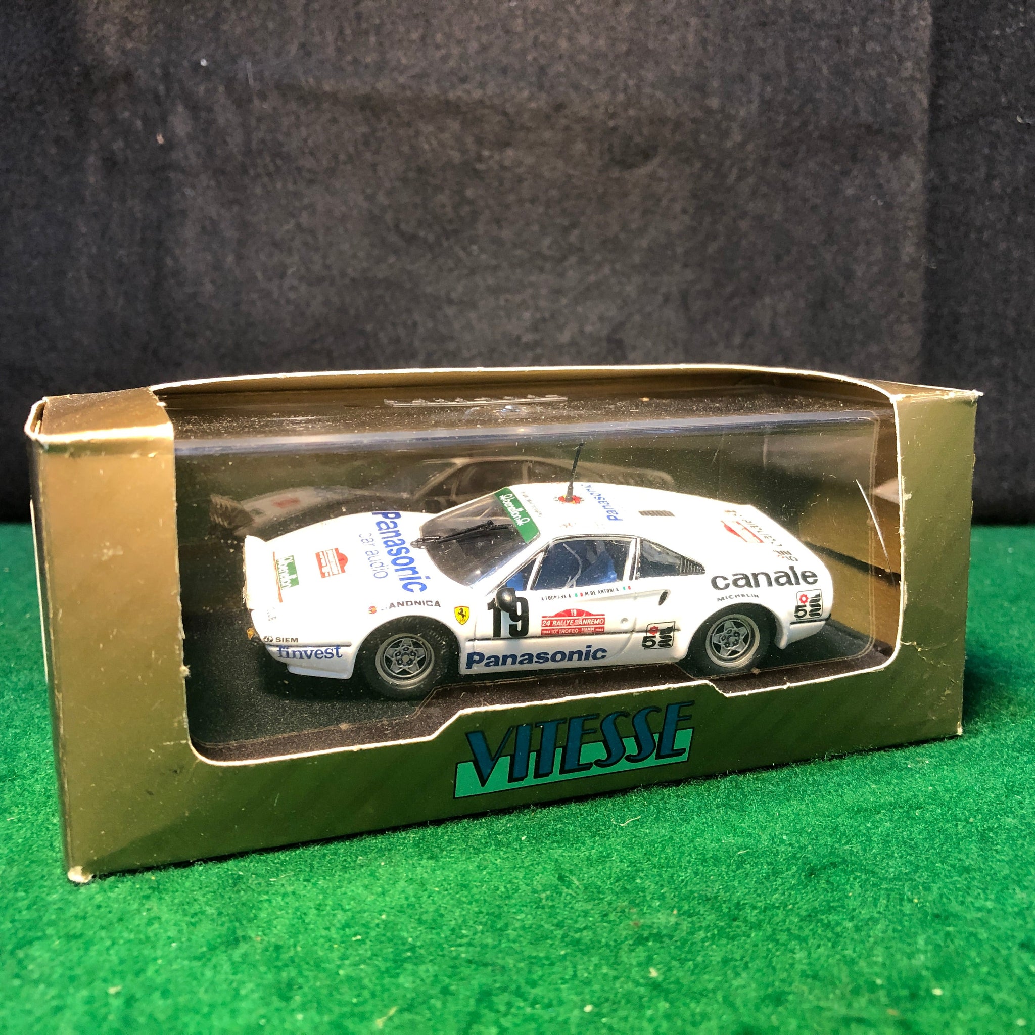 Ferrari 308 GTB N 19 Sanrermo Rally 1982 Tognana - De Antoni by Vitesse 1:43 (L006)