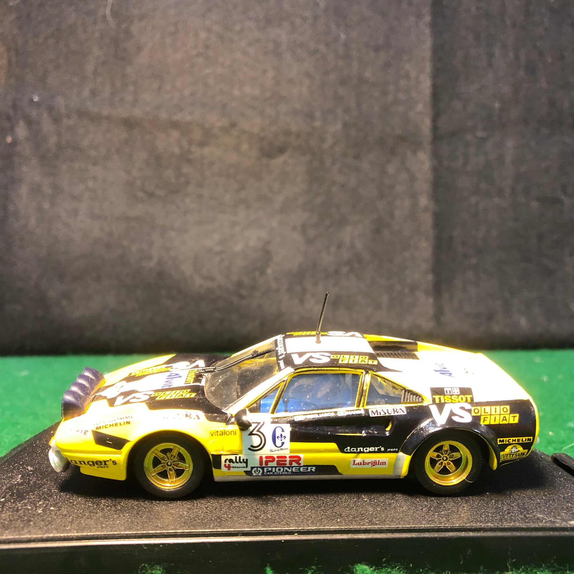 Ferrari 308 GTB N 3 Rally 4 Reggioni 1981 Pregliasco - Manini by Vitesse 1:43 (L026)