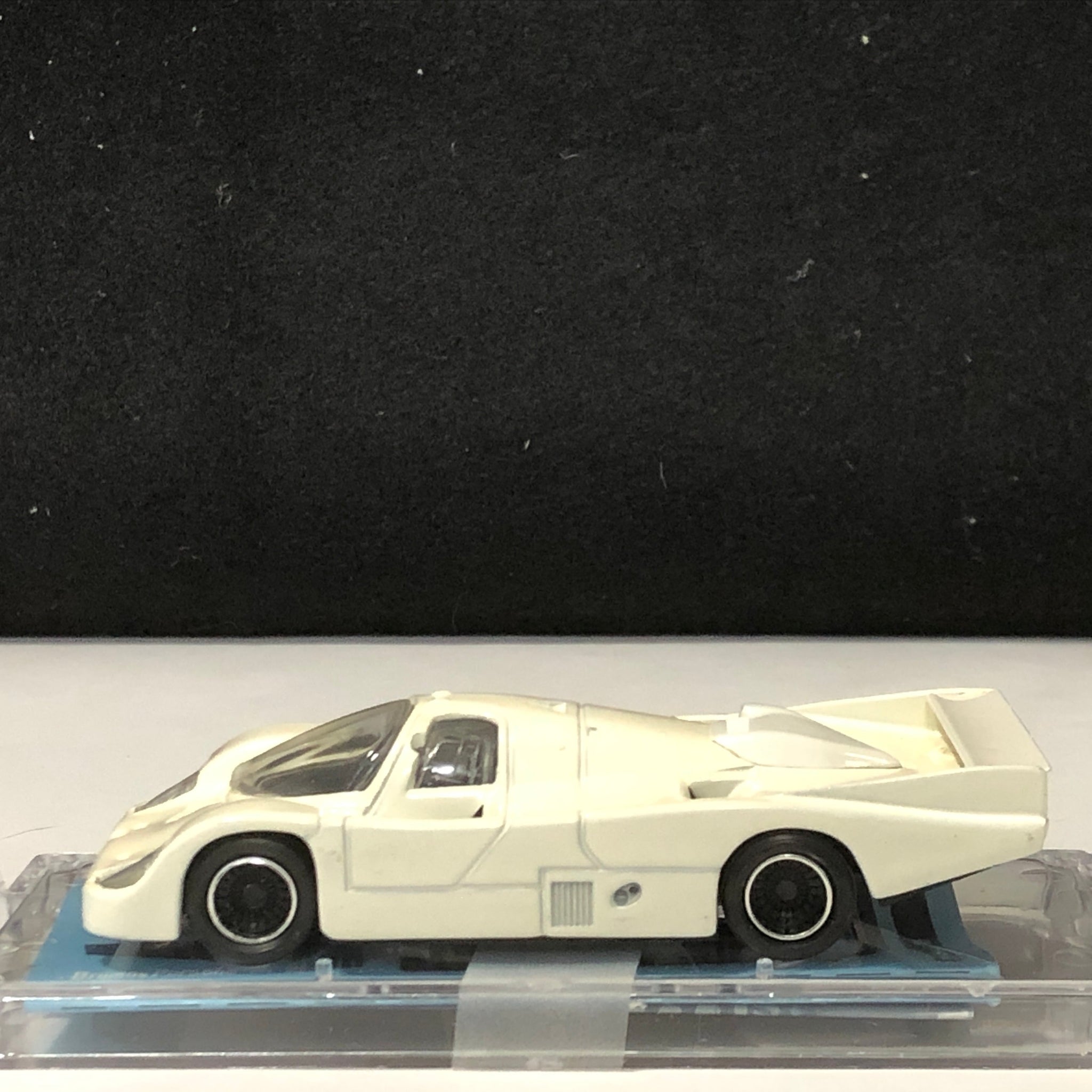 Porsche 962 Daytona 1986 Winner Valvoline N 8 by Vitesse 1:43 (SM38)