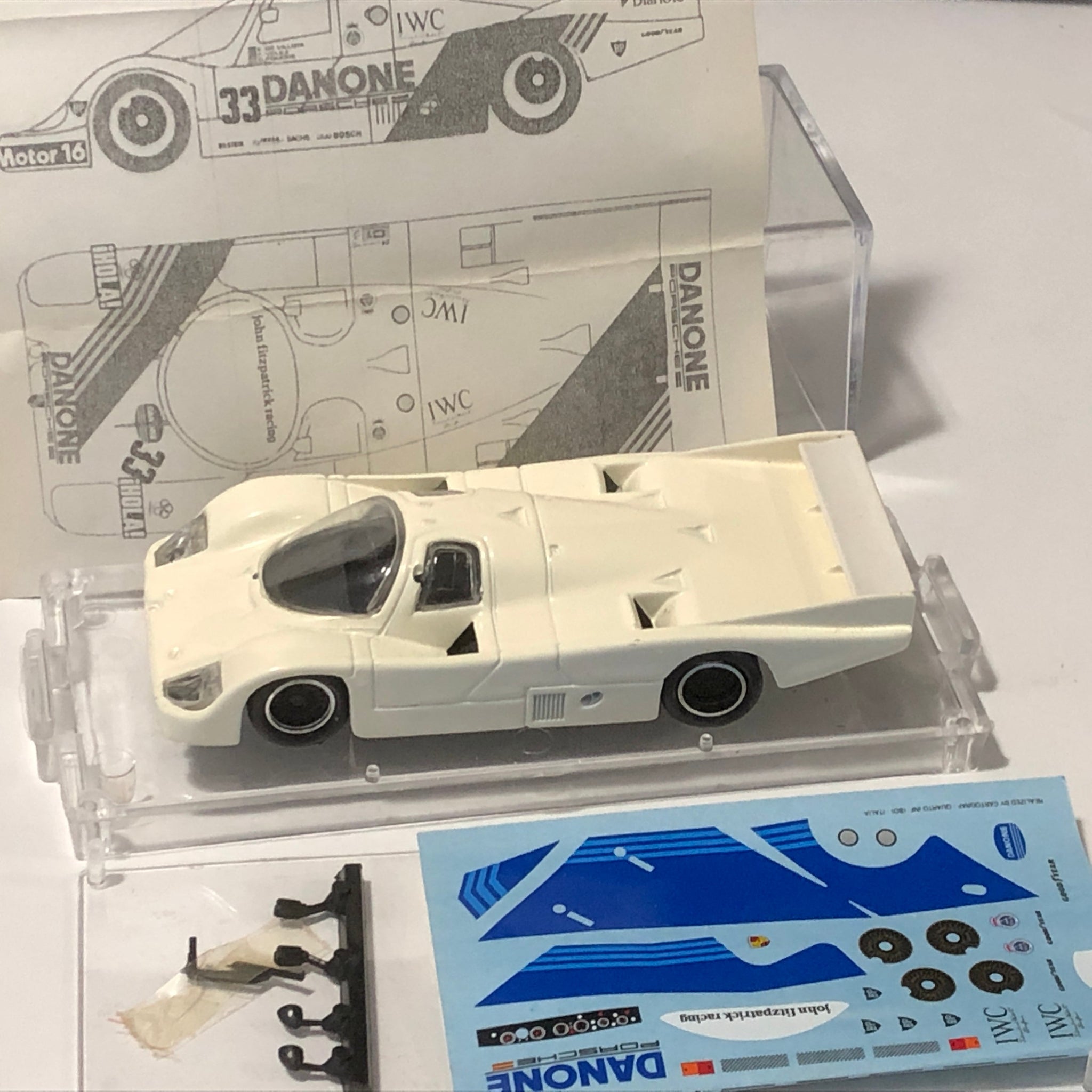 Porsche 956 Le Mans 1986 Danone N 33 by Vitesse 1:43 (SM43)