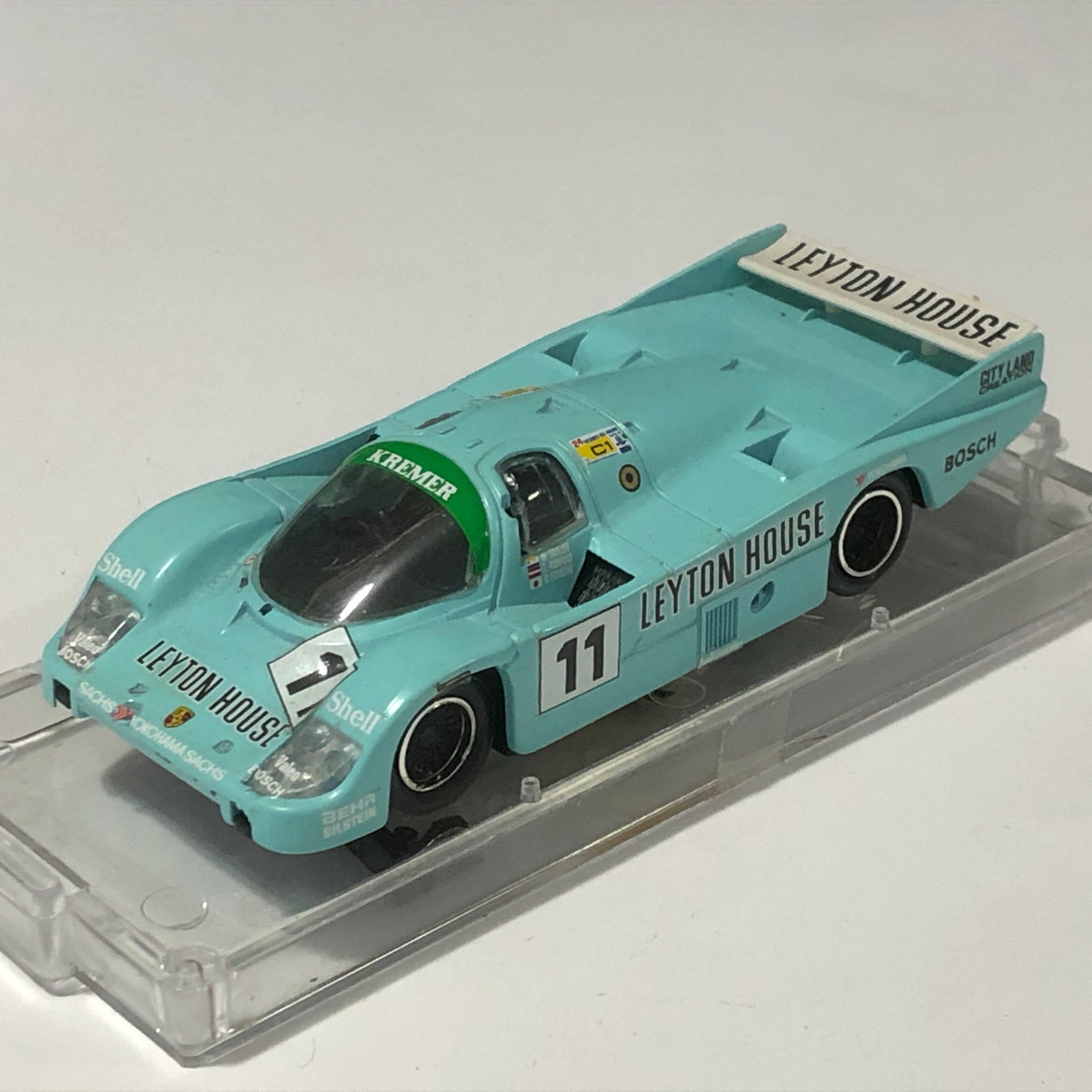 Porsche 956 Le Mans 1987 Layton House N 11 by Vitesse 1:43 (SM44)