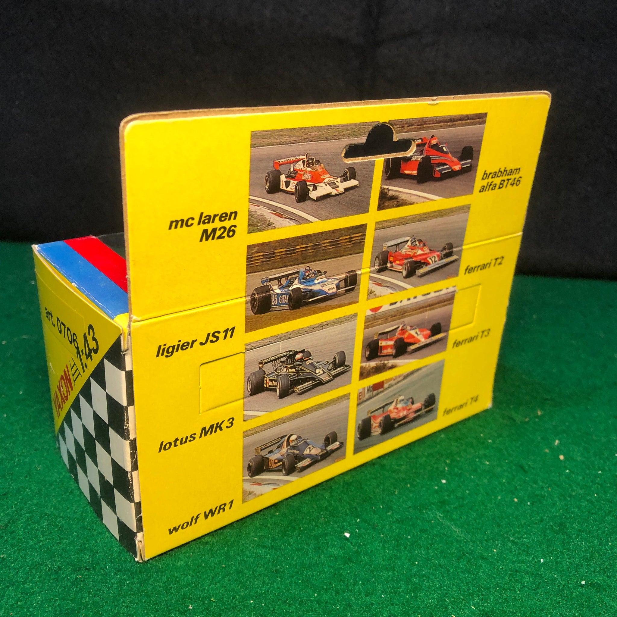 Ferrari 312 T3 N 12 Gilles Villeneuve by Yaxon 1:43 (0706)