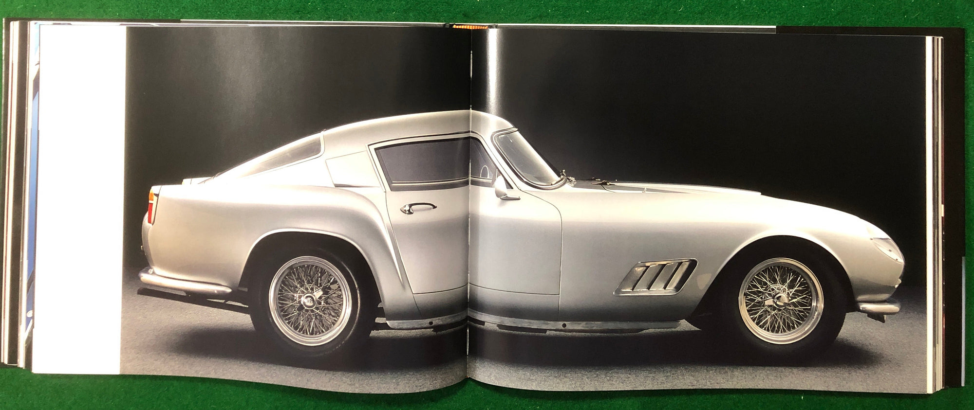 Ferrari Legends - Classic of Style and Design (M Zumbrunn & R Heseltine)