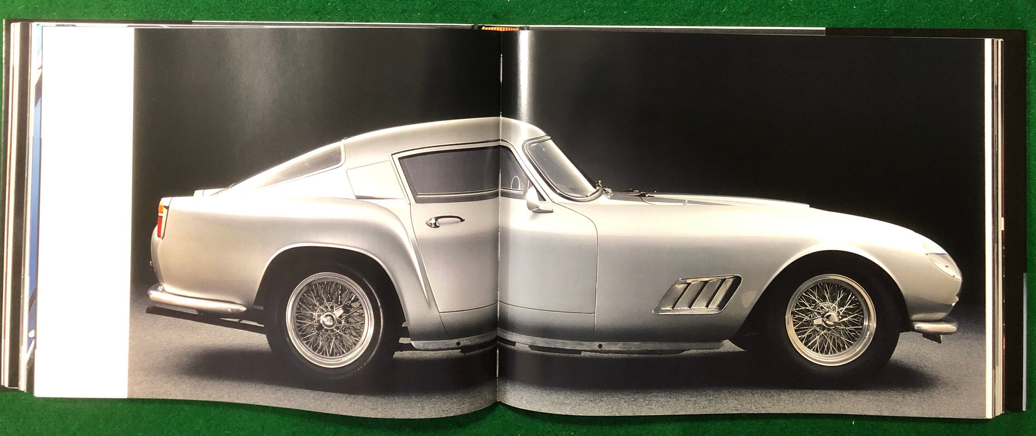 Ferrari Legends - Classic of Style and Design (M Zumbrunn & R Heseltine)