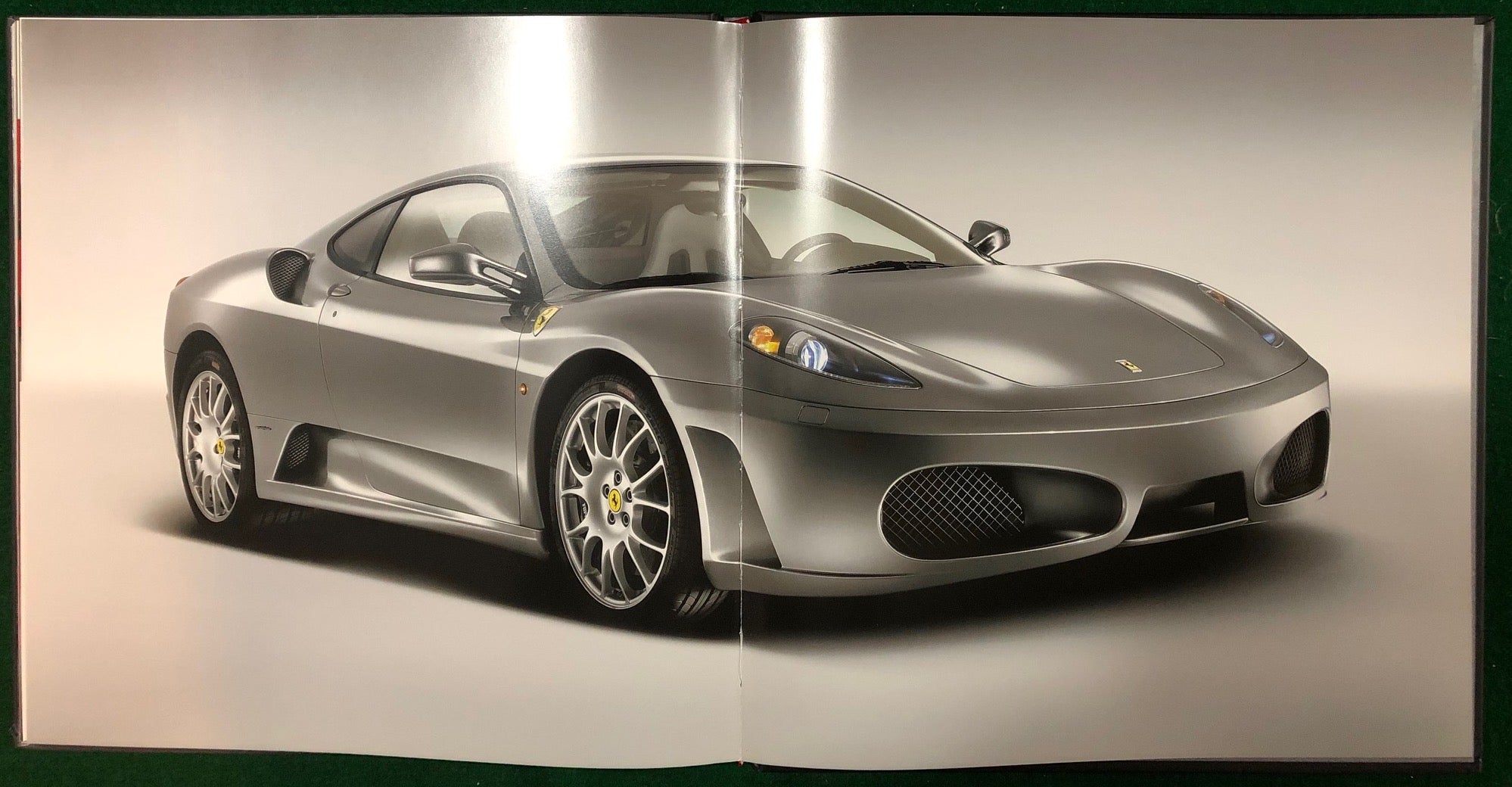Ferrari F430 Deluxe Brochure (2173/05)