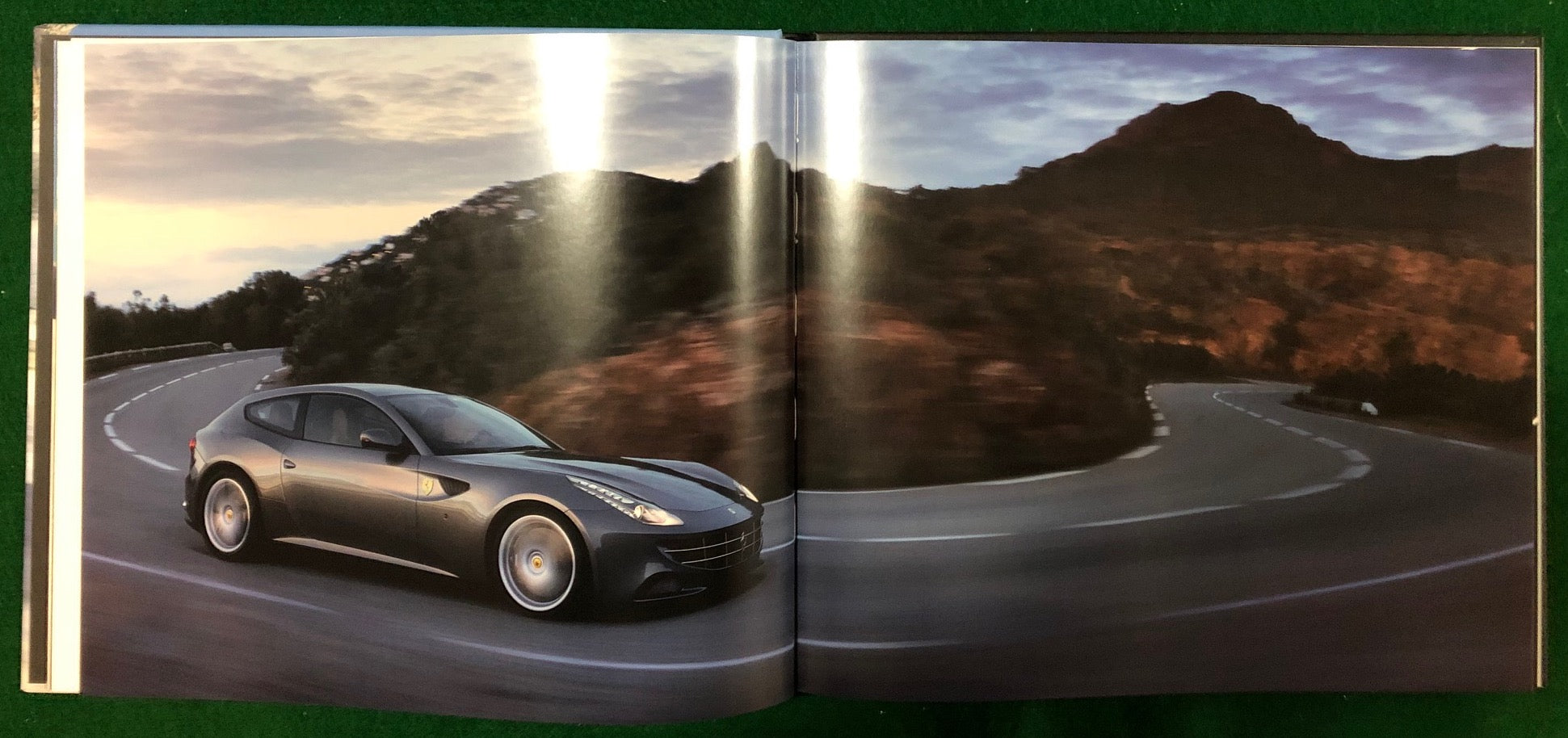 Ferrari FF Deluxe Brochure (3819/11)