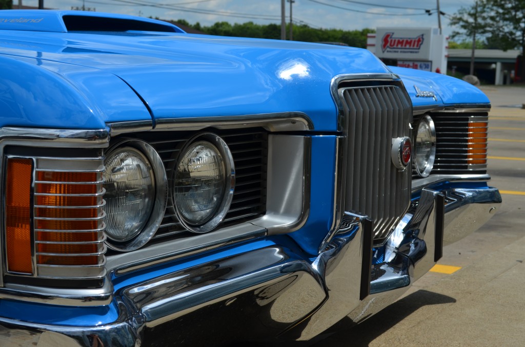 front grille and headlights on a 1971 Mercury Cougar