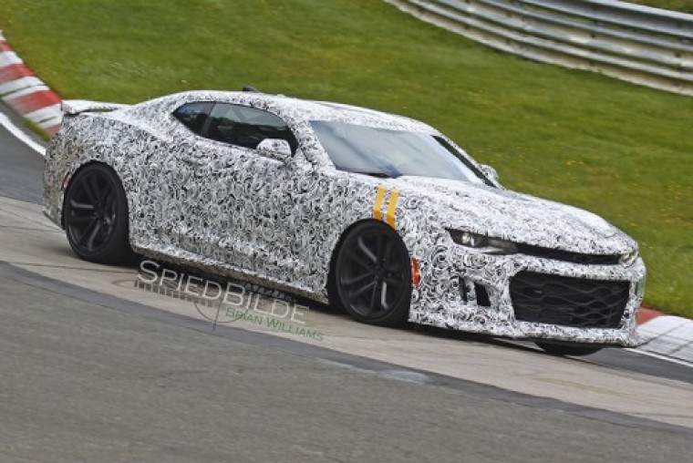 2017 ZL1 Camaro spy shot