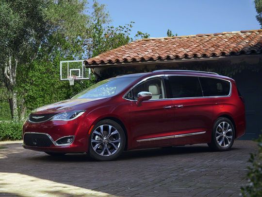 Chrysler pacifica minivan