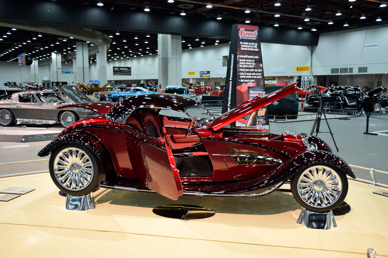 side profile shot of 1933 ford roadster, ridler award winner