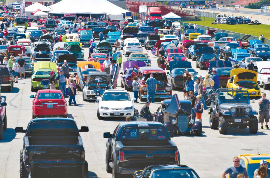 crod and show cars lined up at summit racing super summit event