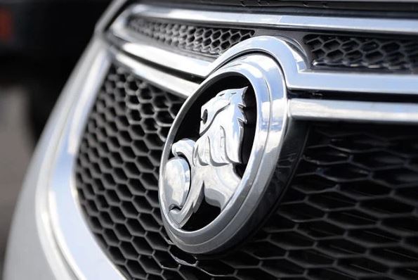 holden logo emblem on car grille