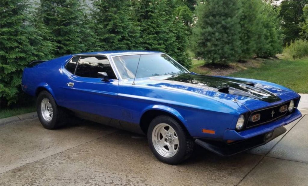 1971 blue ford mustang mach 1