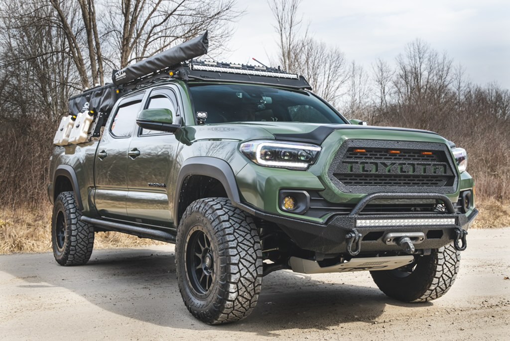 2021 toyota tacoma overlanding rig front quarter