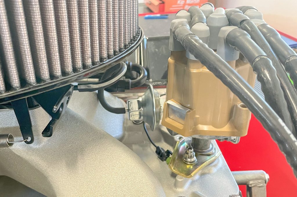 distributor vacuum advance canister on an msd distributor for a big block chevy engine